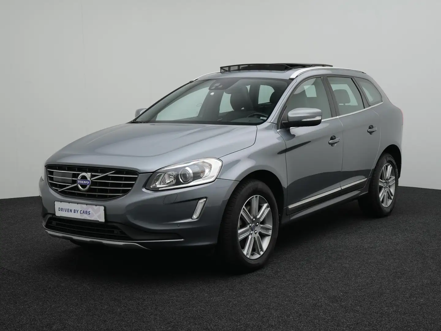 Volvo XC60 D4 Summum ACC,NAVI,TOTW,AHK,PANO,WINTER,BT Gris - 2
