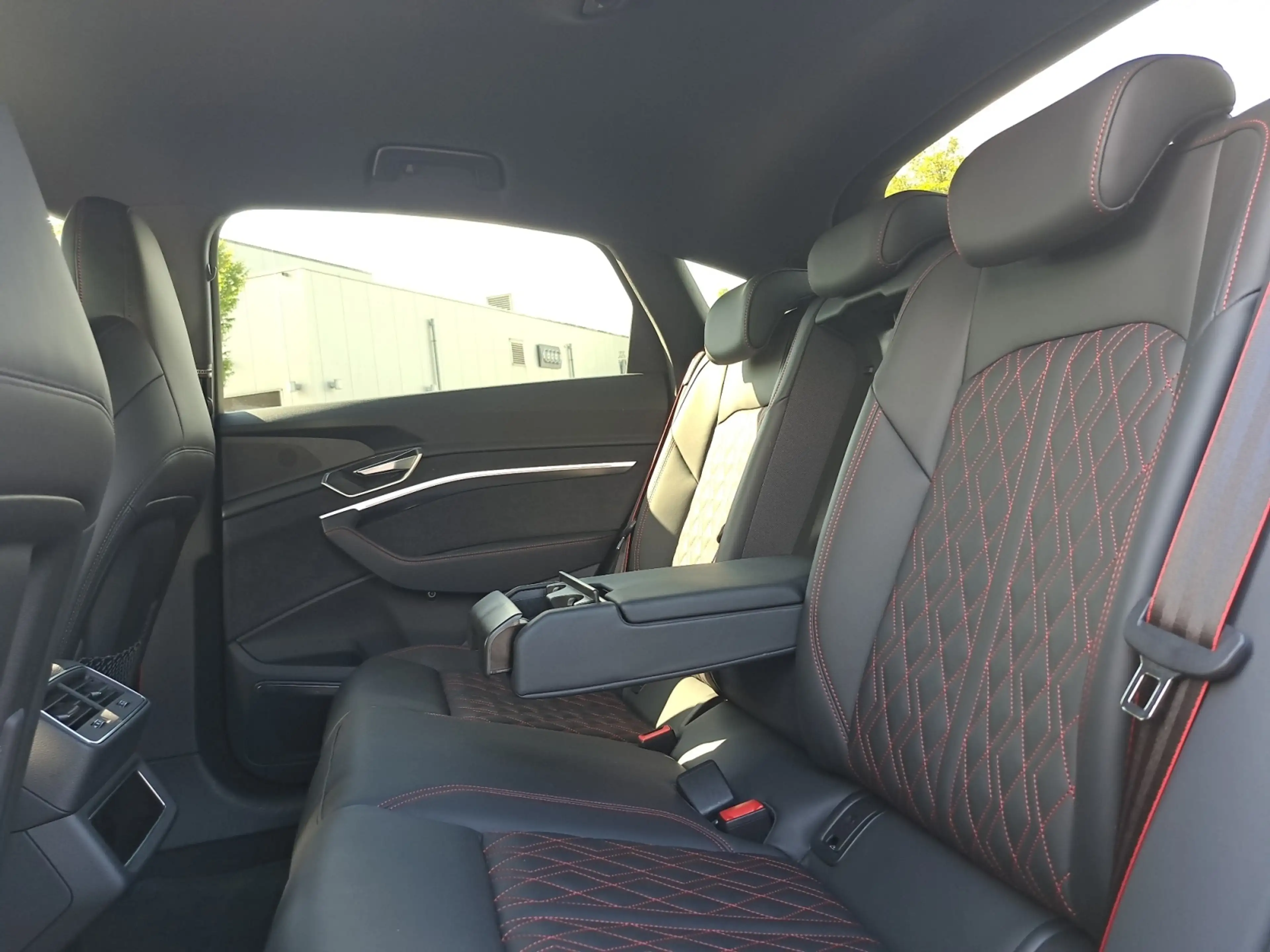 Audi Q8 e-tron Sportback 55 quattro S line MATRIX 4xKAM MEMORY 2 — photo 13