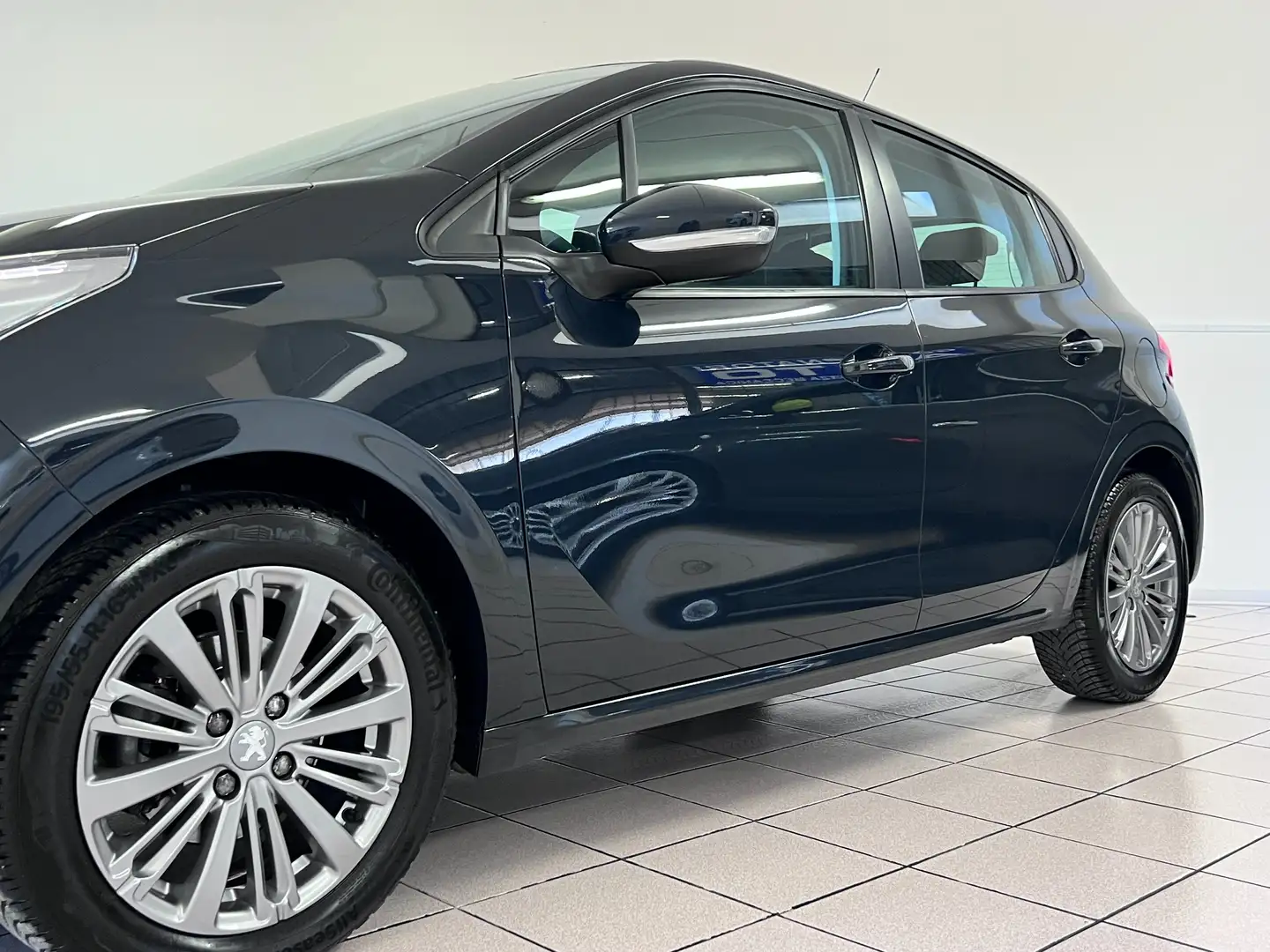Peugeot 208 208 5p 1.6 bluehdi Allure 75cv Grijs - 2