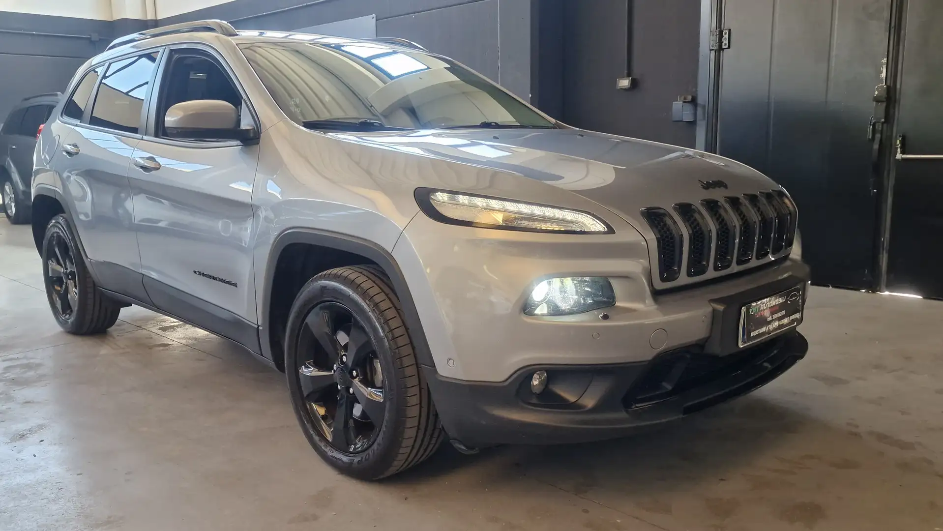 Jeep Cherokee Cherokee 2017 2.2mjt II Overland 4wd 200cv auto Gris - 1