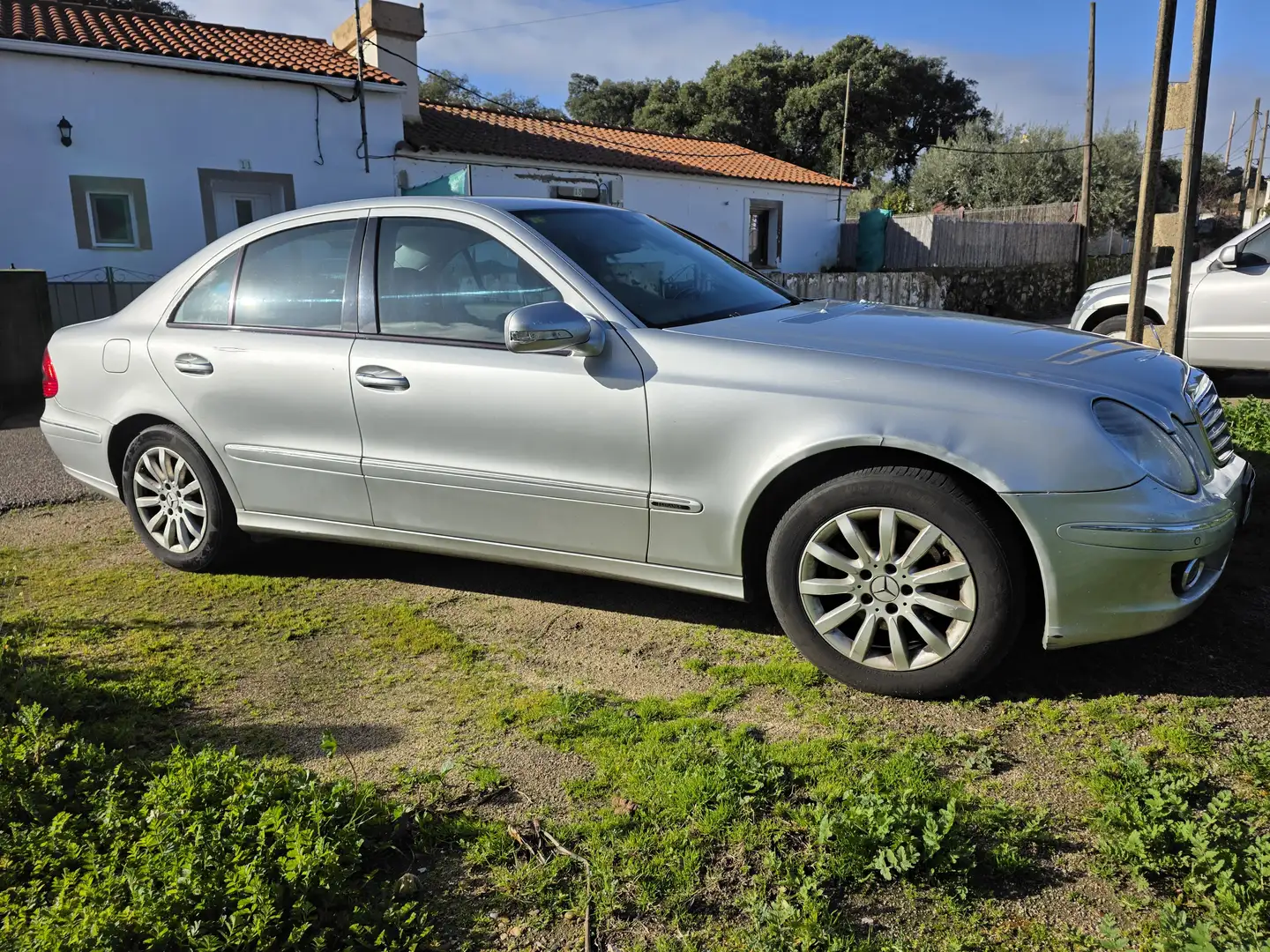 Mercedes-Benz 220 Elegance Gris - 2