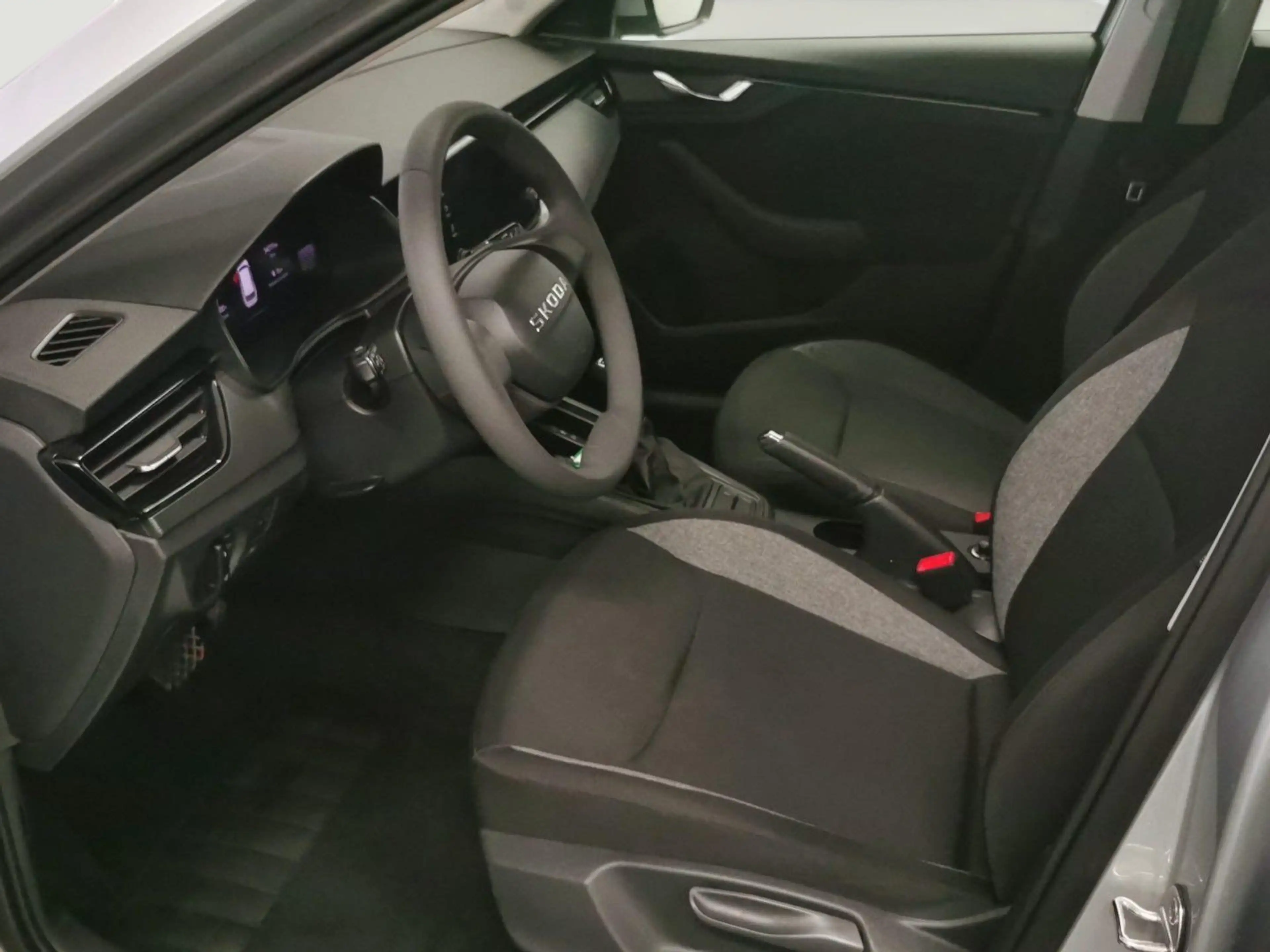 Skoda Kamiq Automatik *LED*AC*Radar* — photo 5