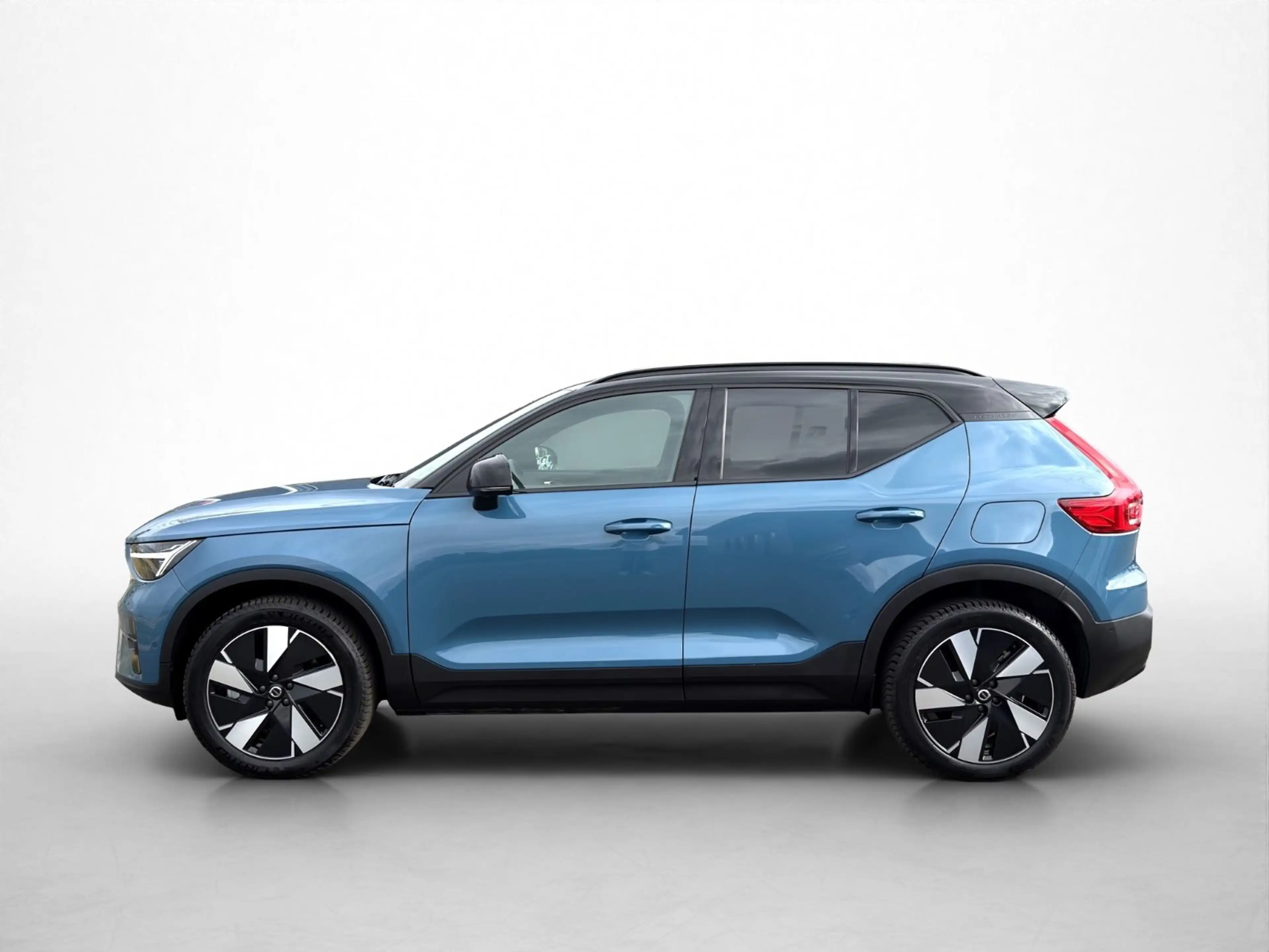 Volvo XC40 Ultimate Extended Range Pure/Pano/360/Pixel — photo 3