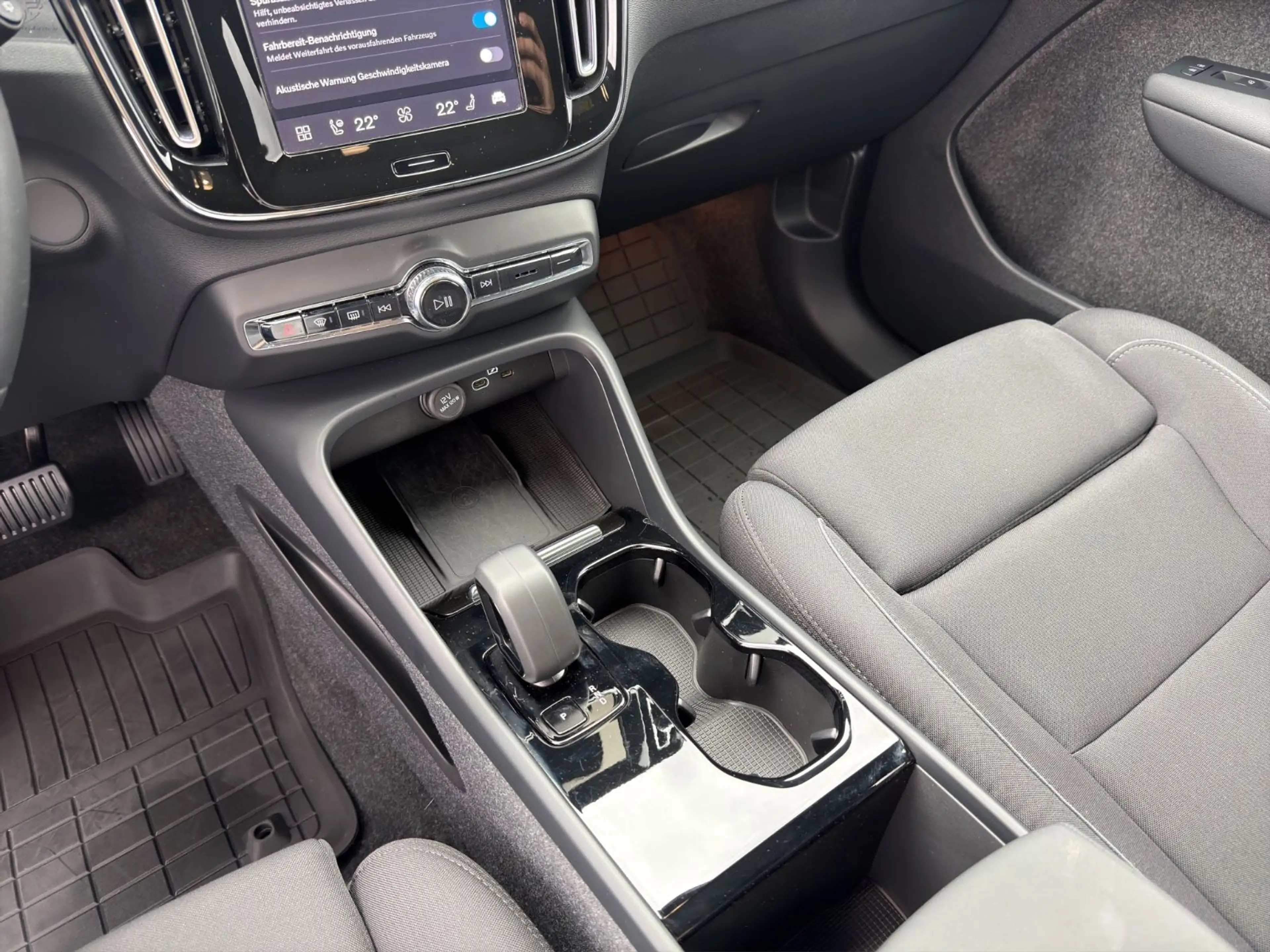 Volvo XC40 Ultimate Extended Range Pure/Pano/360/Pixel — photo 14