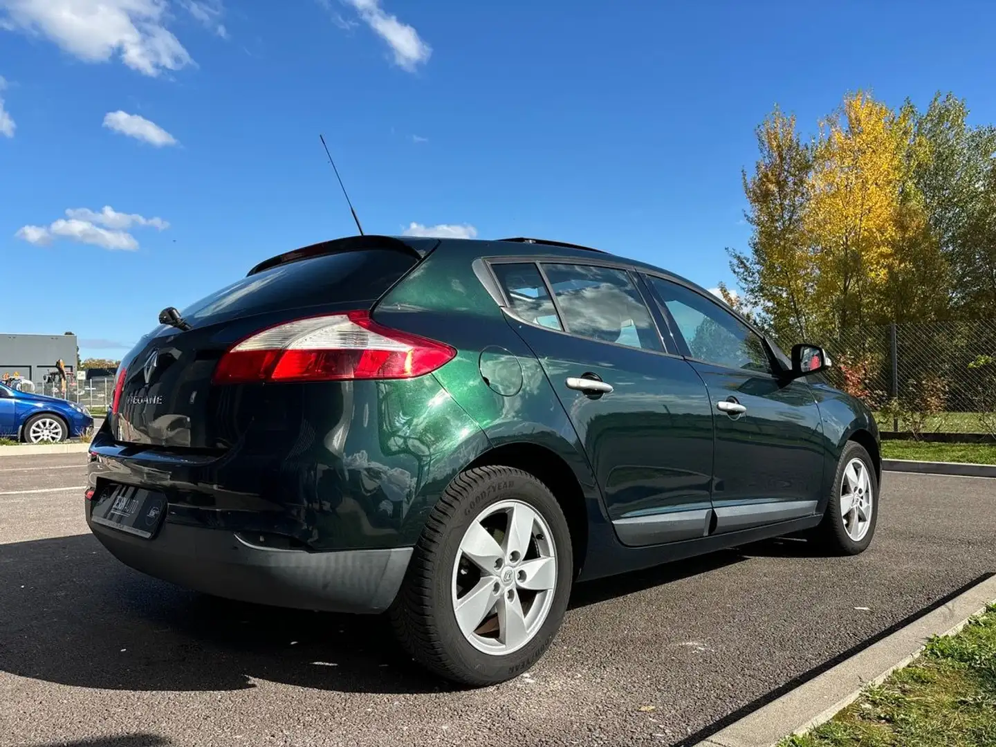 Renault Megane 2.0 140CH DYNAMIQUE - TOIT OUVRANT - GARANTIE Vert - 2