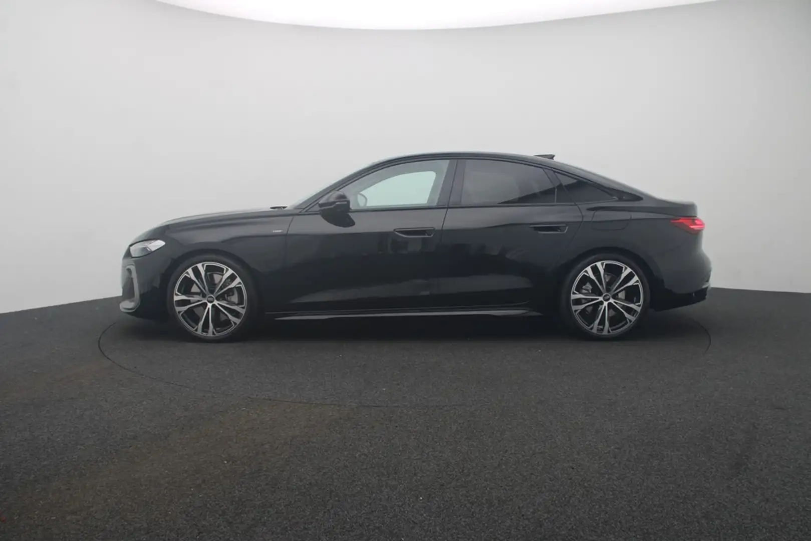 Audi A5 Lim. e-hybrid 299 PS S line Matrix Navi B&O Schwarz - 2