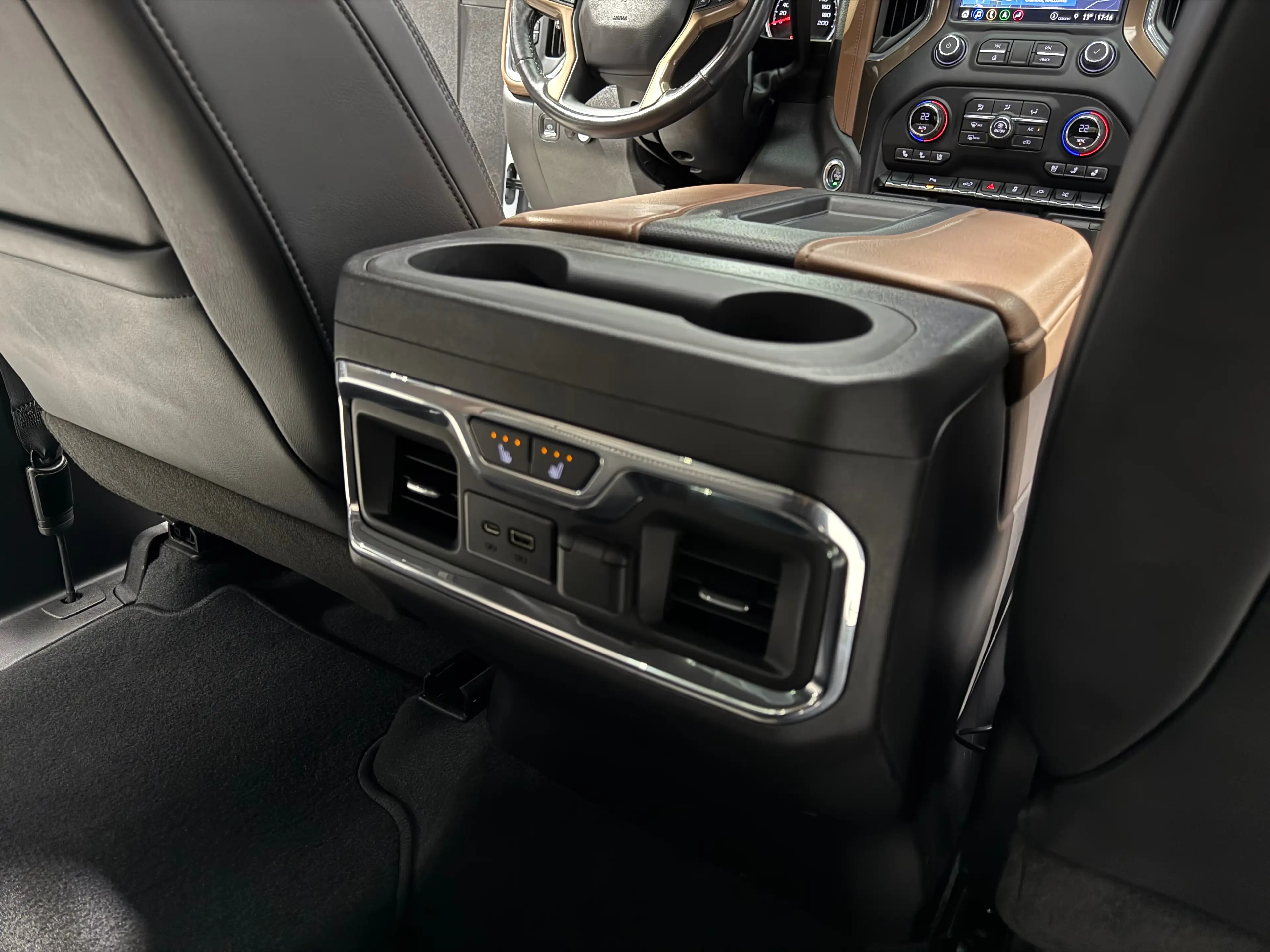 Chevrolet Silverado 6.2L V8 HIGH COUNTRY 4X4 426cv LPG full TVAC — photo 13