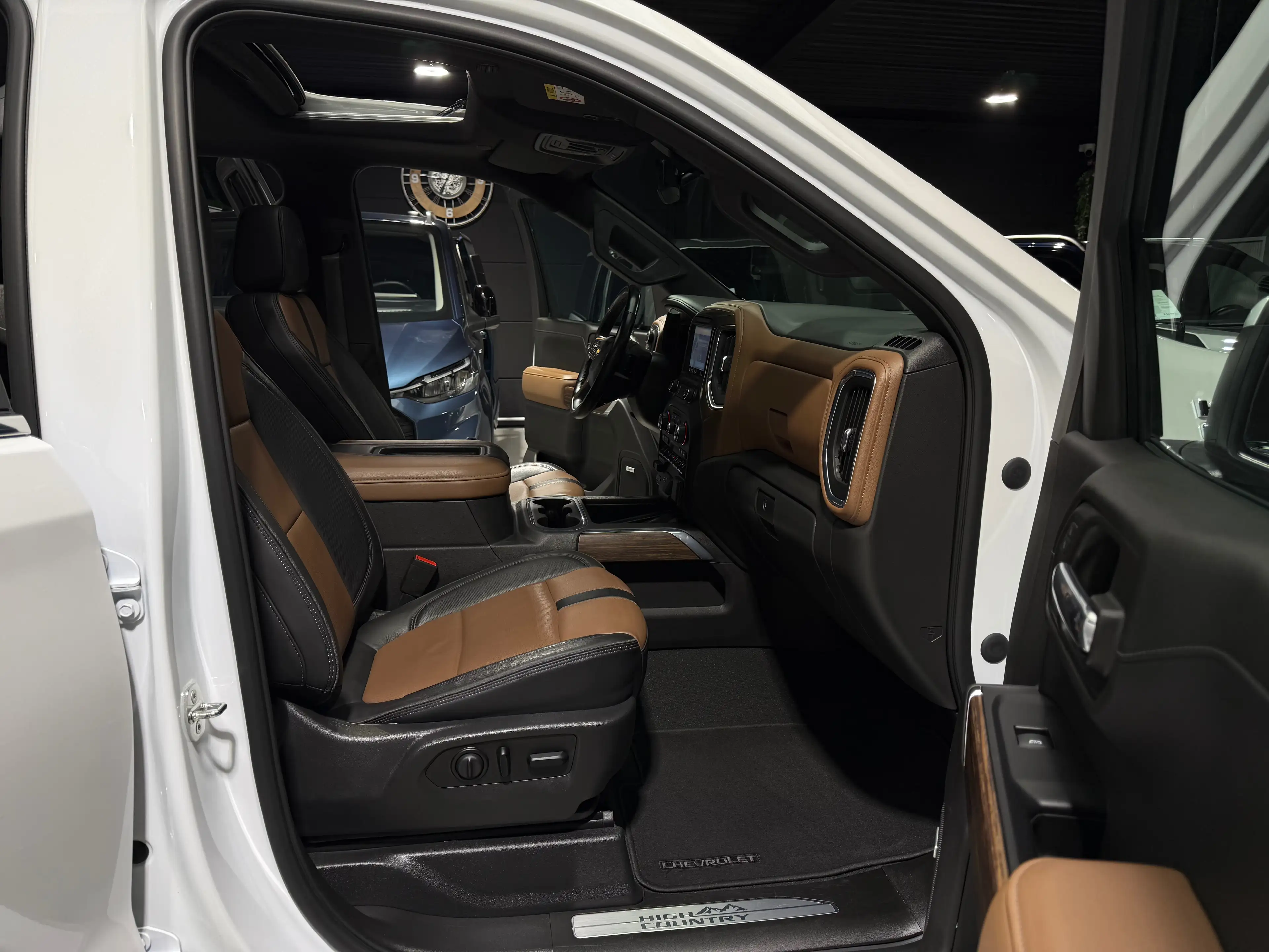 Chevrolet Silverado 6.2L V8 HIGH COUNTRY 4X4 426cv LPG full TVAC — photo 11