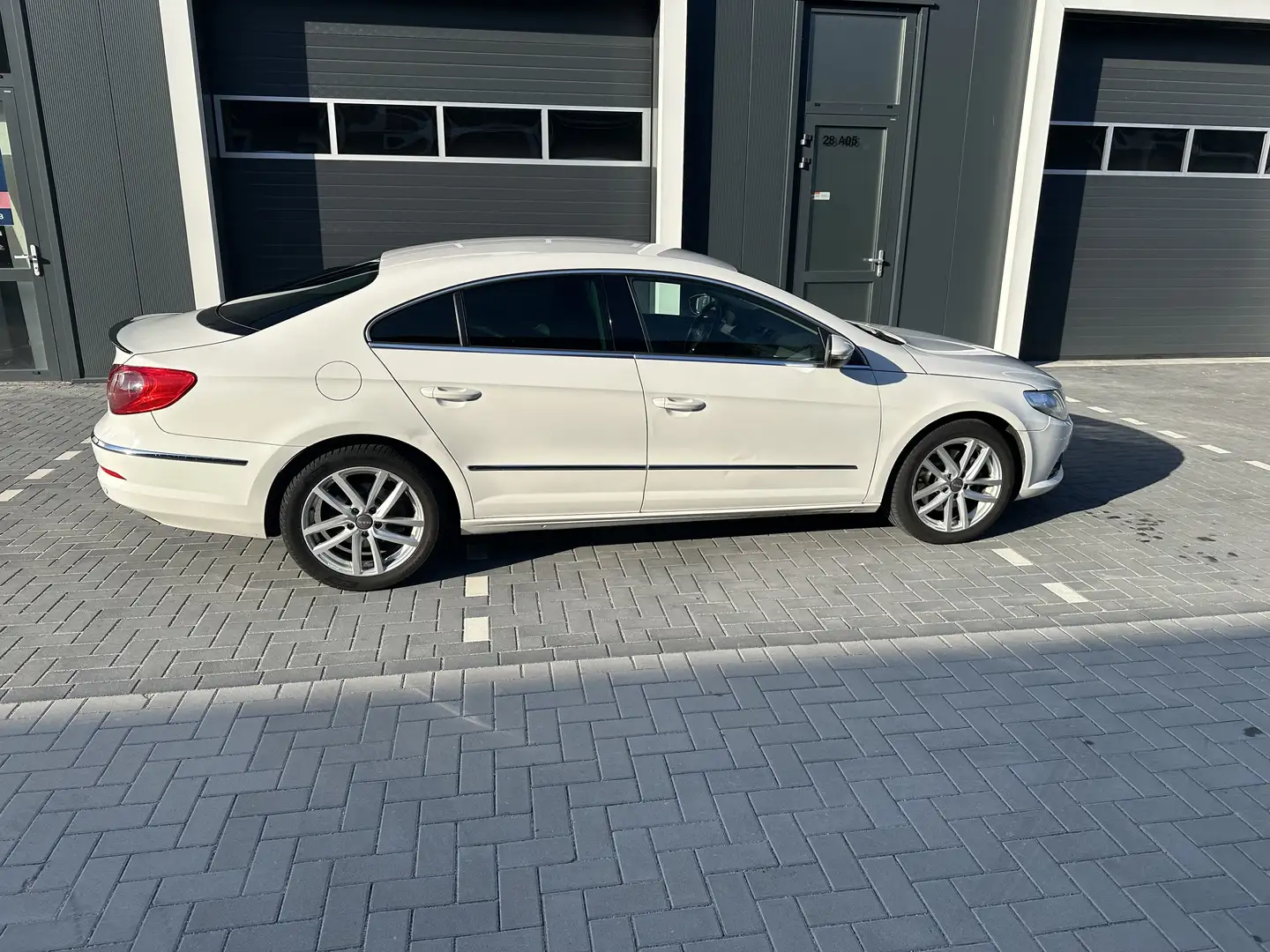 Volkswagen Passat CC 1.8 TSI 4p. Bílá - 2