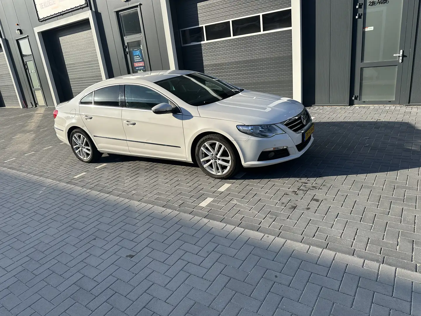 Volkswagen Passat CC 1.8 TSI 4p. Bílá - 1