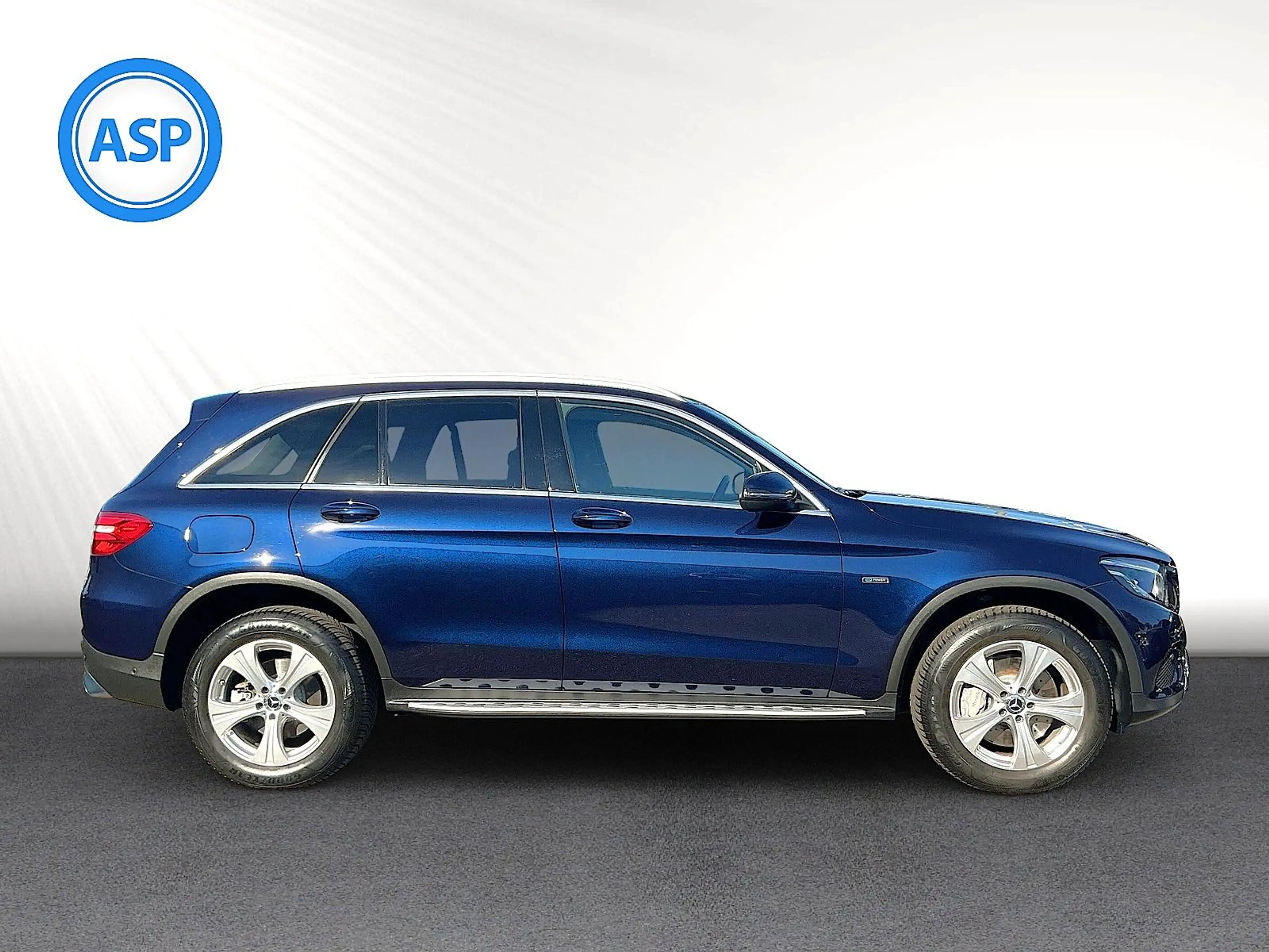 Mercedes-Benz GLC 350 e AUT 4x4 Exclusive LED PANO Apple&Andro — photo 4