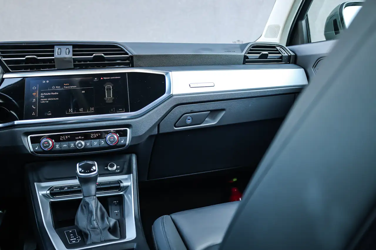 Audi Q3 PHEV 45 TFSIe Attraction S tron.(180 kW), миниатюра 24