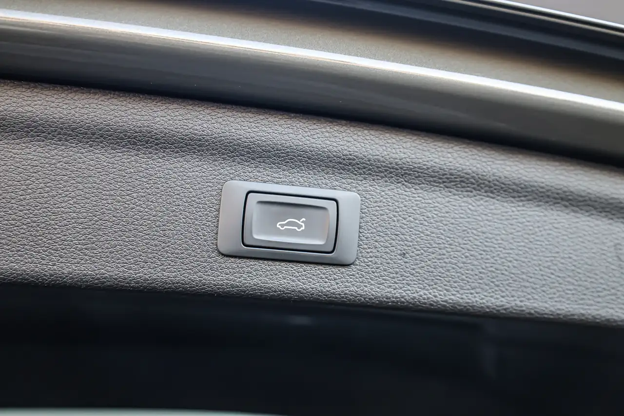 Audi Q3 PHEV 45 TFSIe Attraction S tron.(180 kW), миниатюра 20