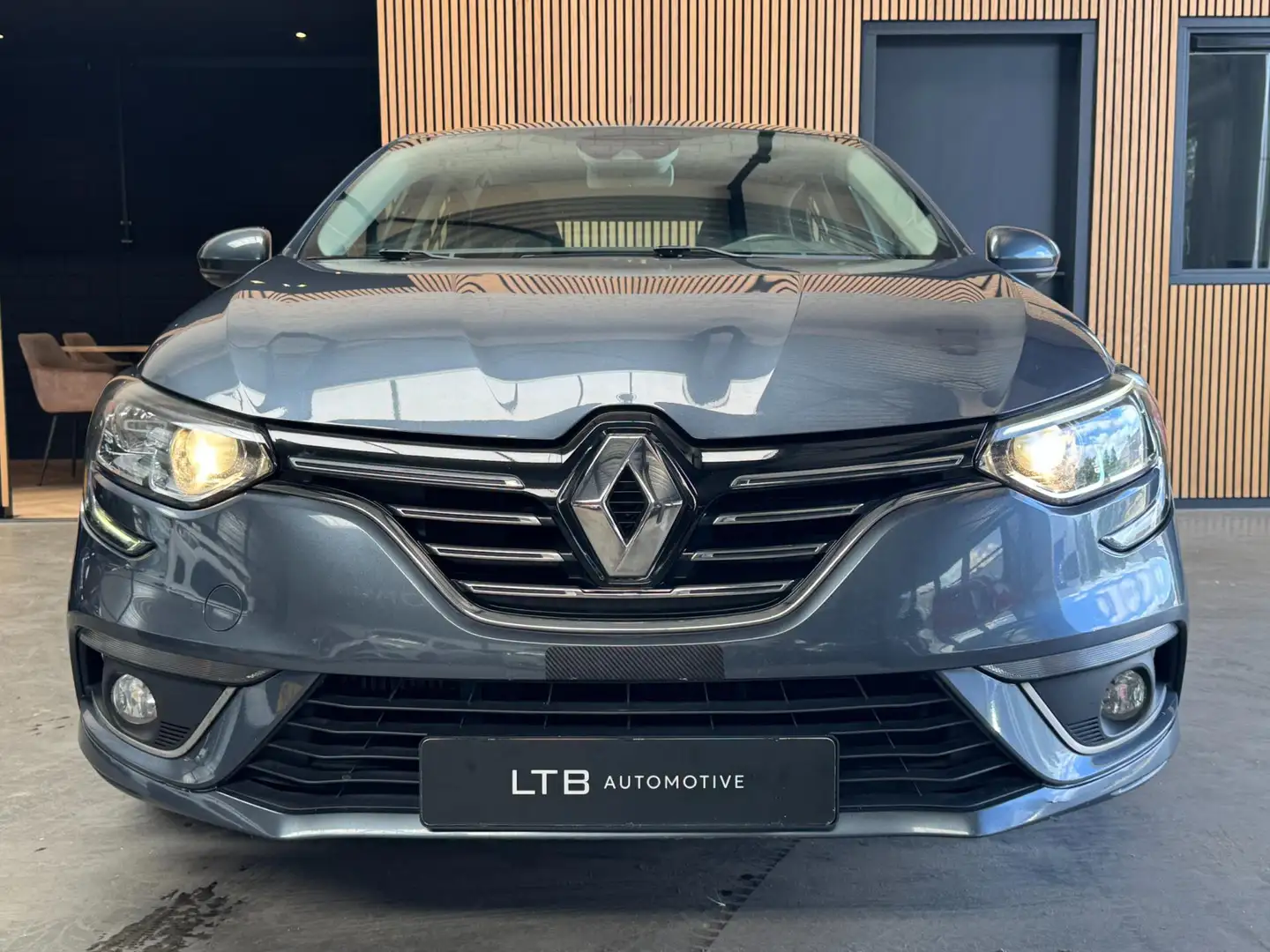 Renault Megane 1.3 TCe Limited Automaat|Keyless|Carplay|Sfeerverl Gris - 2