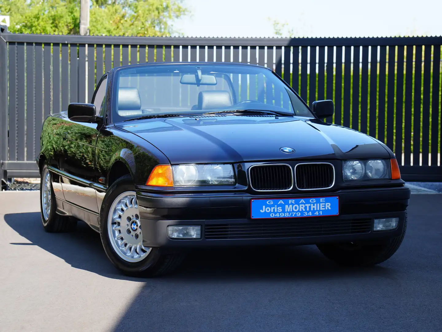 BMW 318 E36 / CABRIOLET / FULL HISTORY / SECOND OWNER Černá - 1