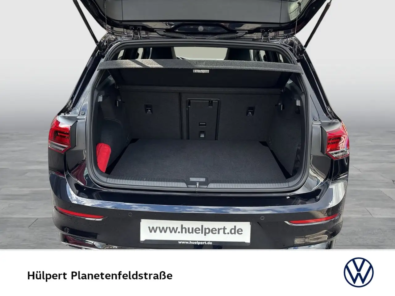 Volkswagen Golf VIII 2.0 R-LINE HARMAN KARDON CAM ACC LM18 17