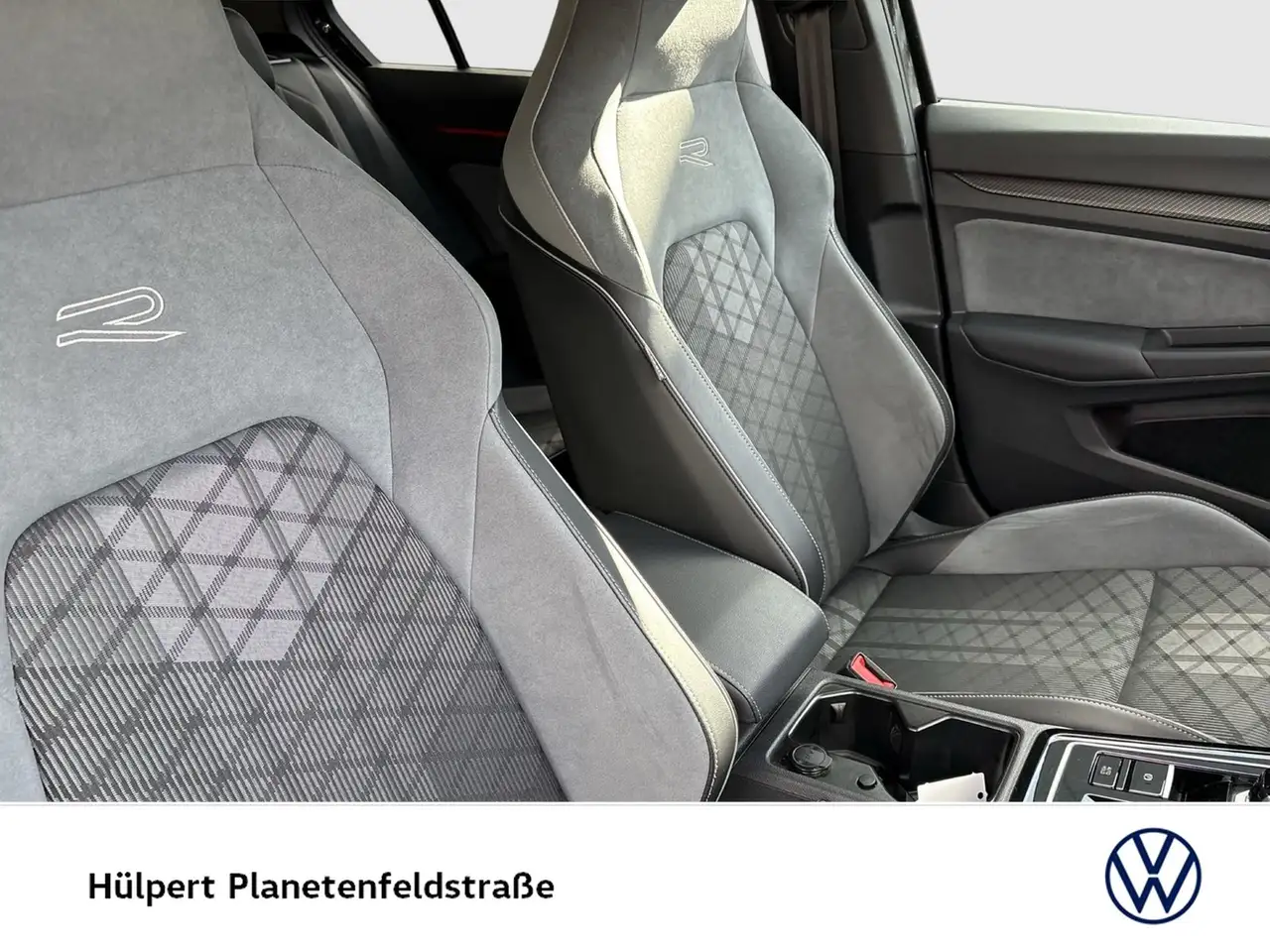 Volkswagen Golf VIII 2.0 R-LINE HARMAN KARDON CAM ACC LM18 10