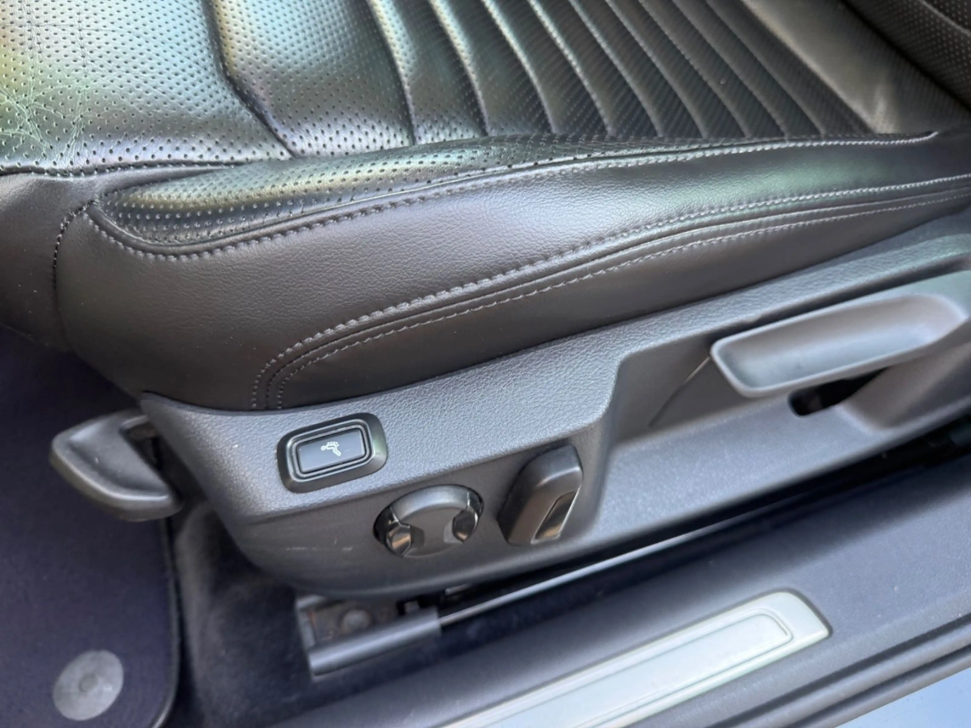 Volkswagen Passat Variant Highline 2,0 TDI 4Motion/Pano/Led — photo 15