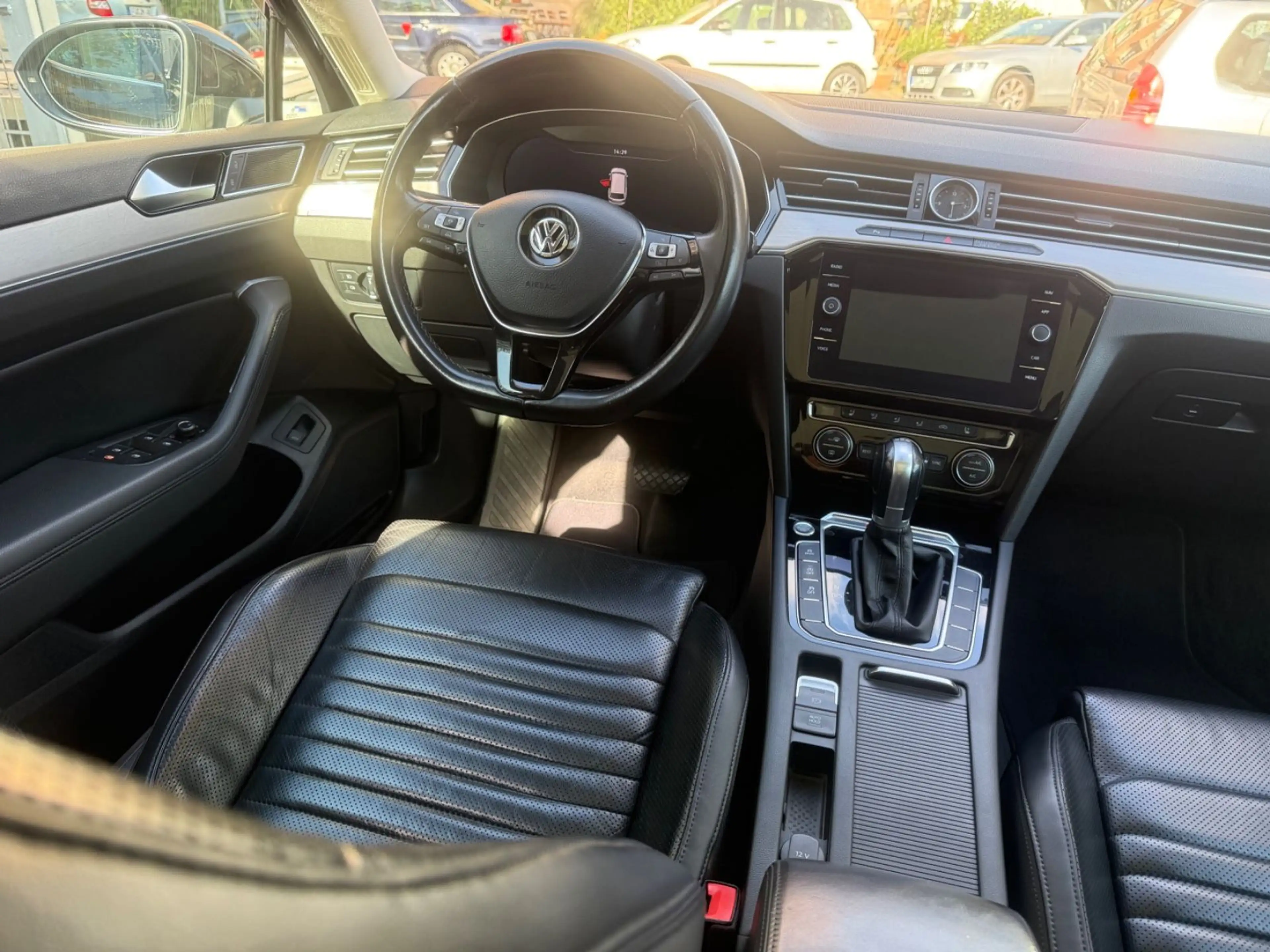Volkswagen Passat Variant Highline 2,0 TDI 4Motion/Pano/Led — photo 13