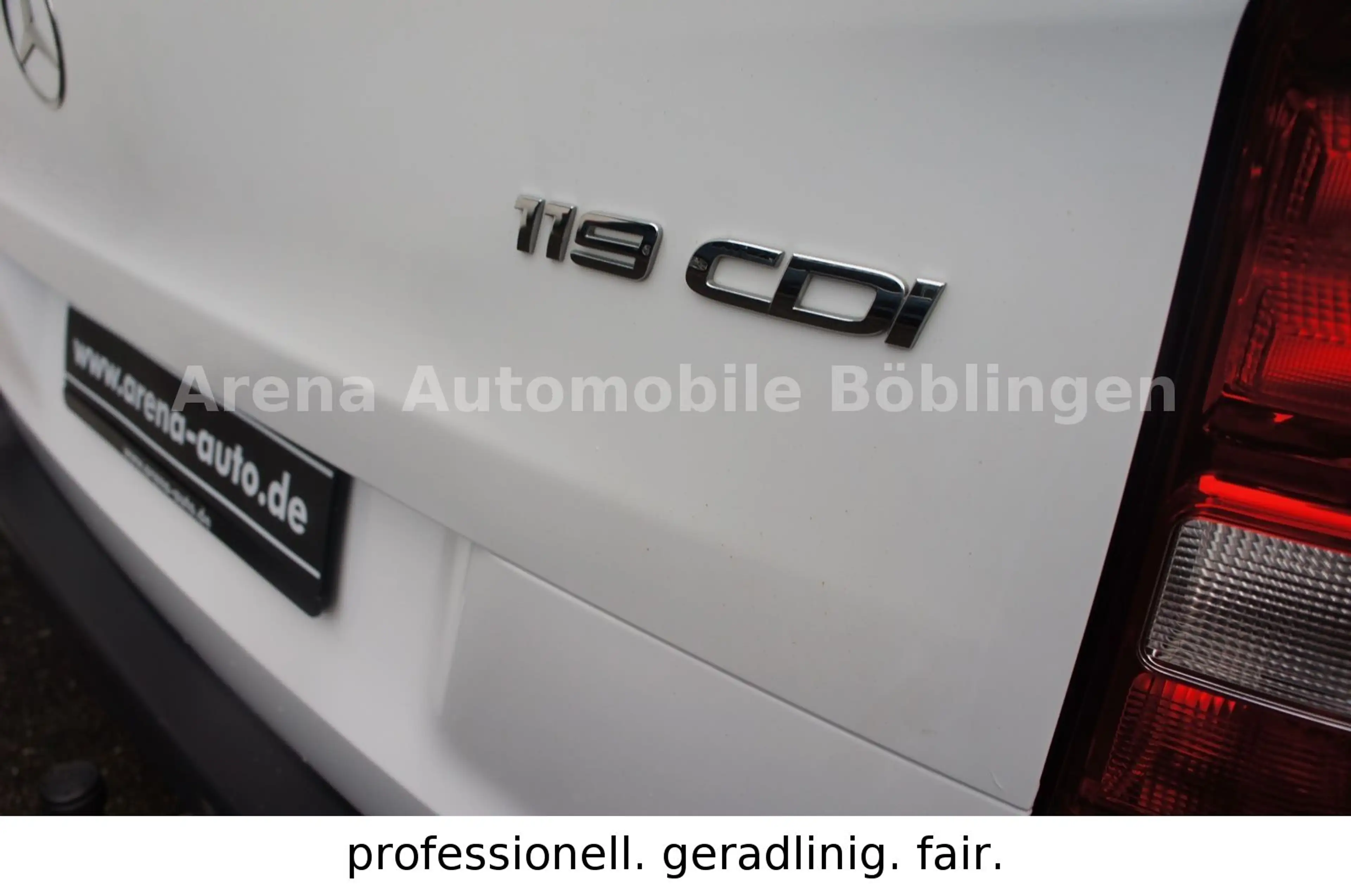 Mercedes-Benz Vito Tourer 119CDI lang Automatik*AHK*8-SITZER* — photo 17