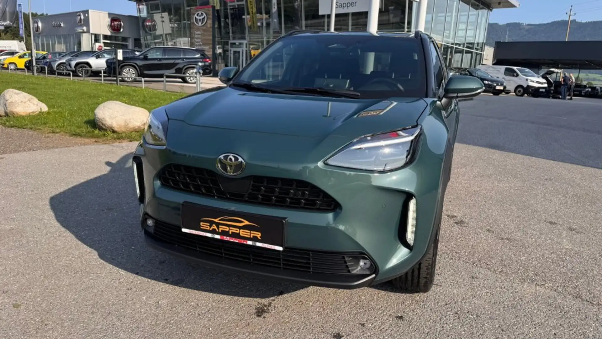 Toyota Yaris Cross 1,5 VVT-i Hybrid Active Drive Aut. Grün - 2