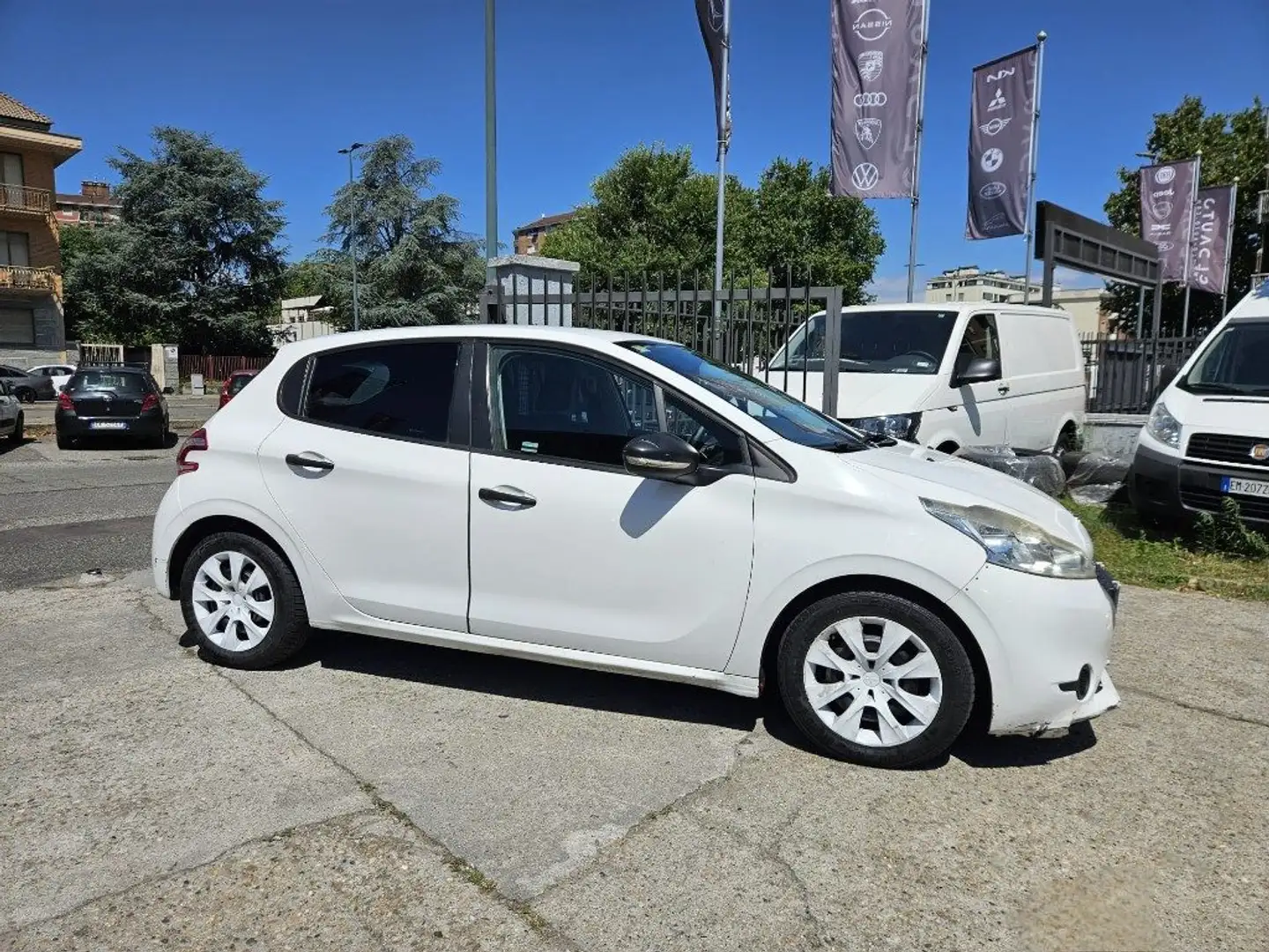 Peugeot 208 1.4 8V HDi 68CV 5p. Van Bianco - 2