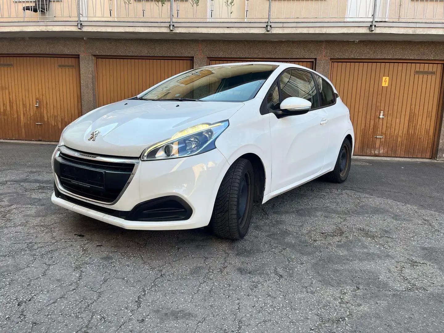 Peugeot 208 208 HDi 68 Like Weiß - 1