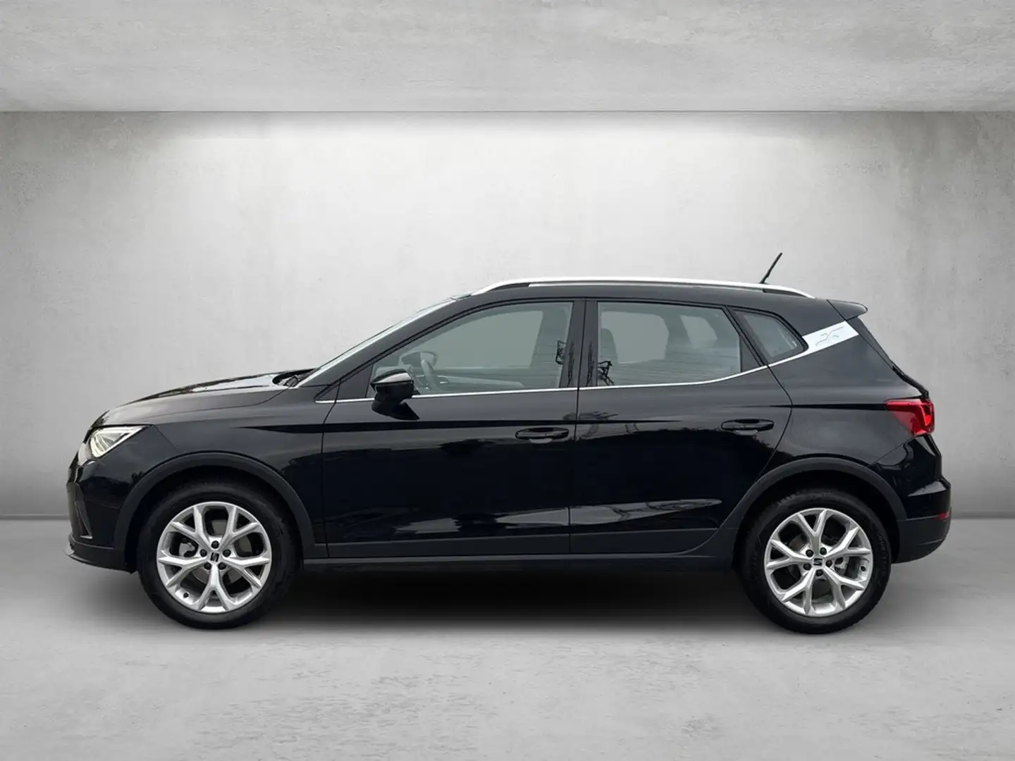 SEAT Arona 1.0 TSI DSG FR *LED*ACC* Schwarz - 2