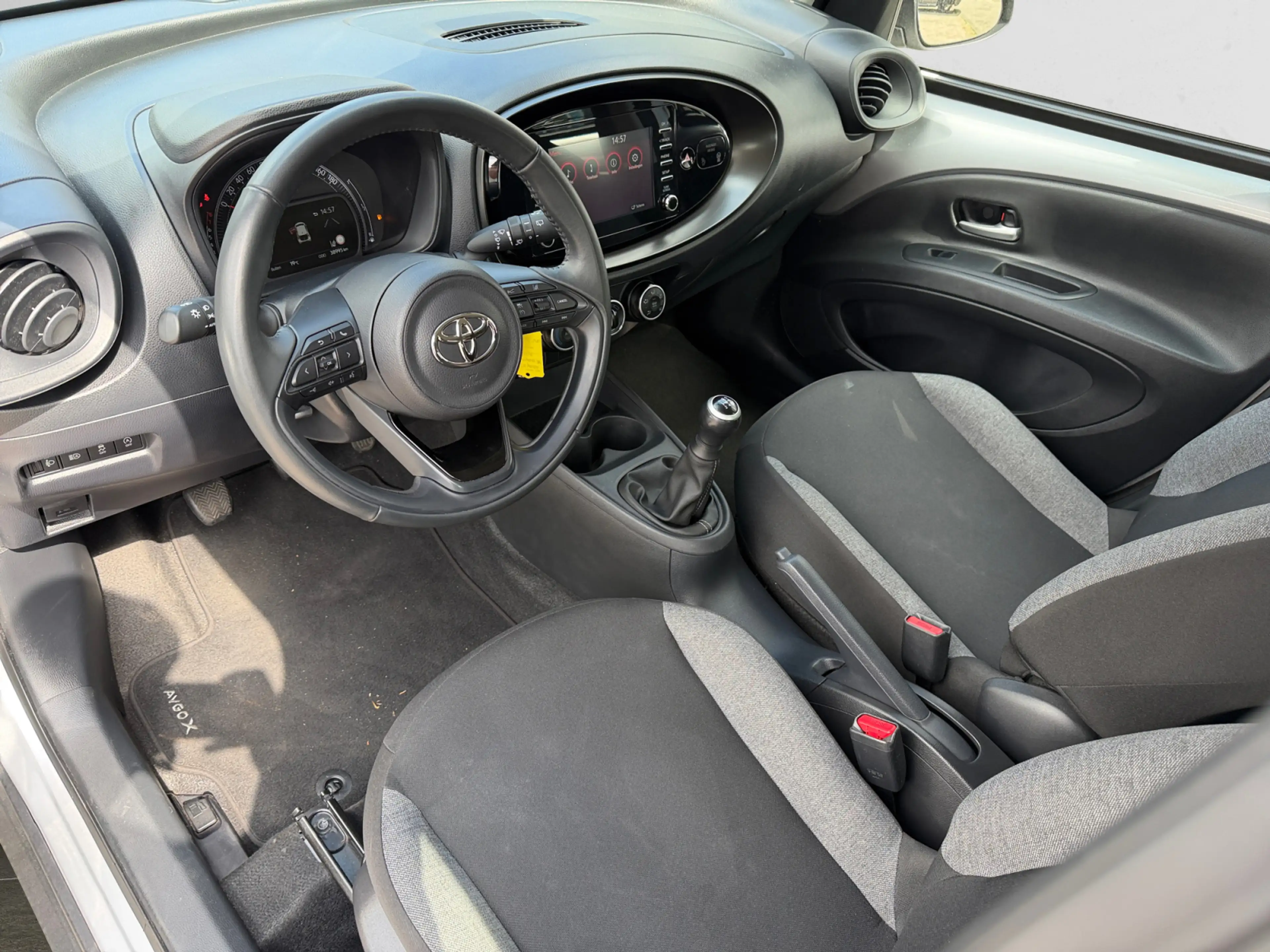 Toyota Aygo X 1.0 VVT-i MT Play+ NAP 38dkm, Camera, Led, Carplay — photo 2