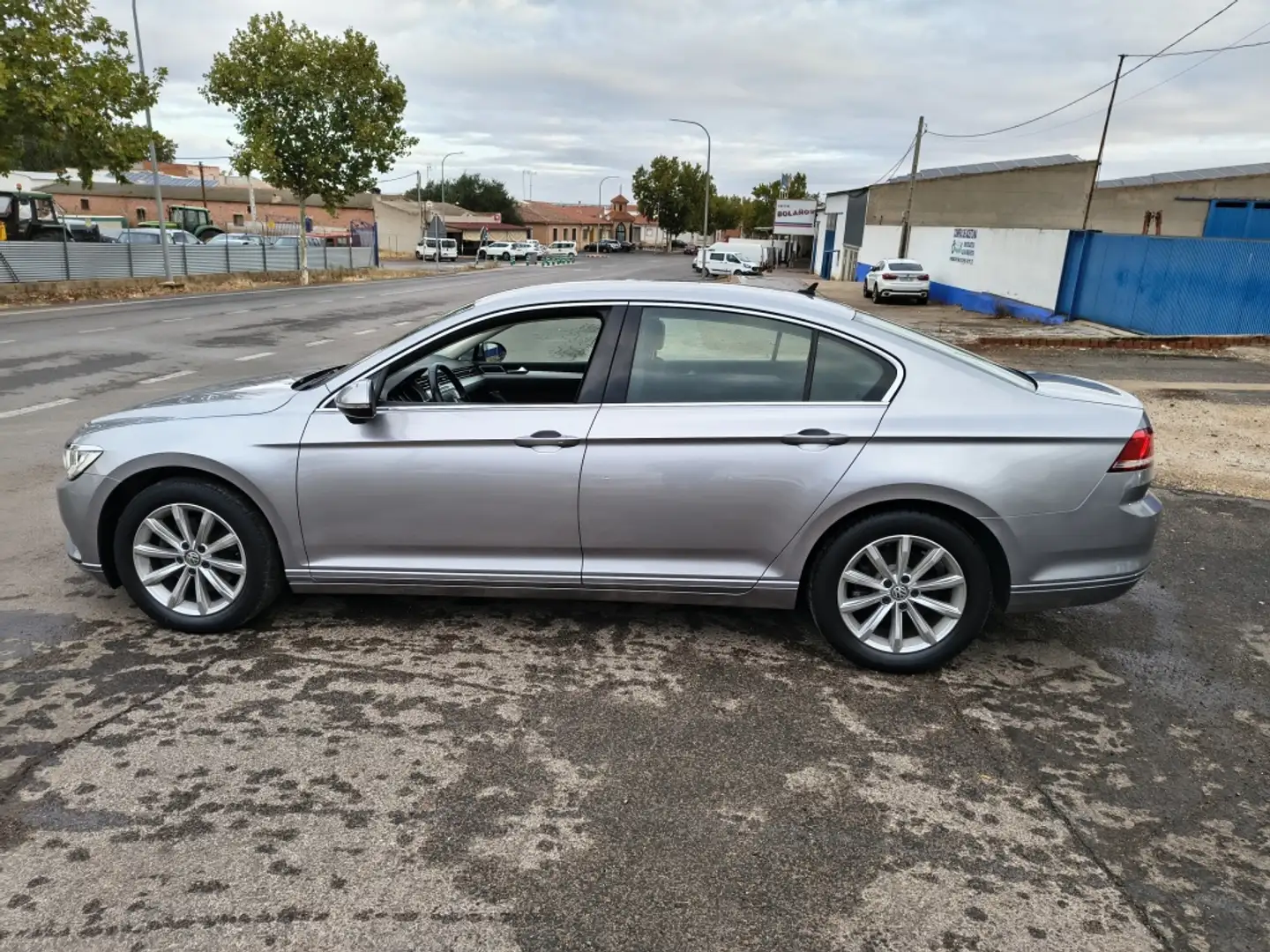 Volkswagen Passat Variant 2.0TDI EVO Business 110kW Gris - 2