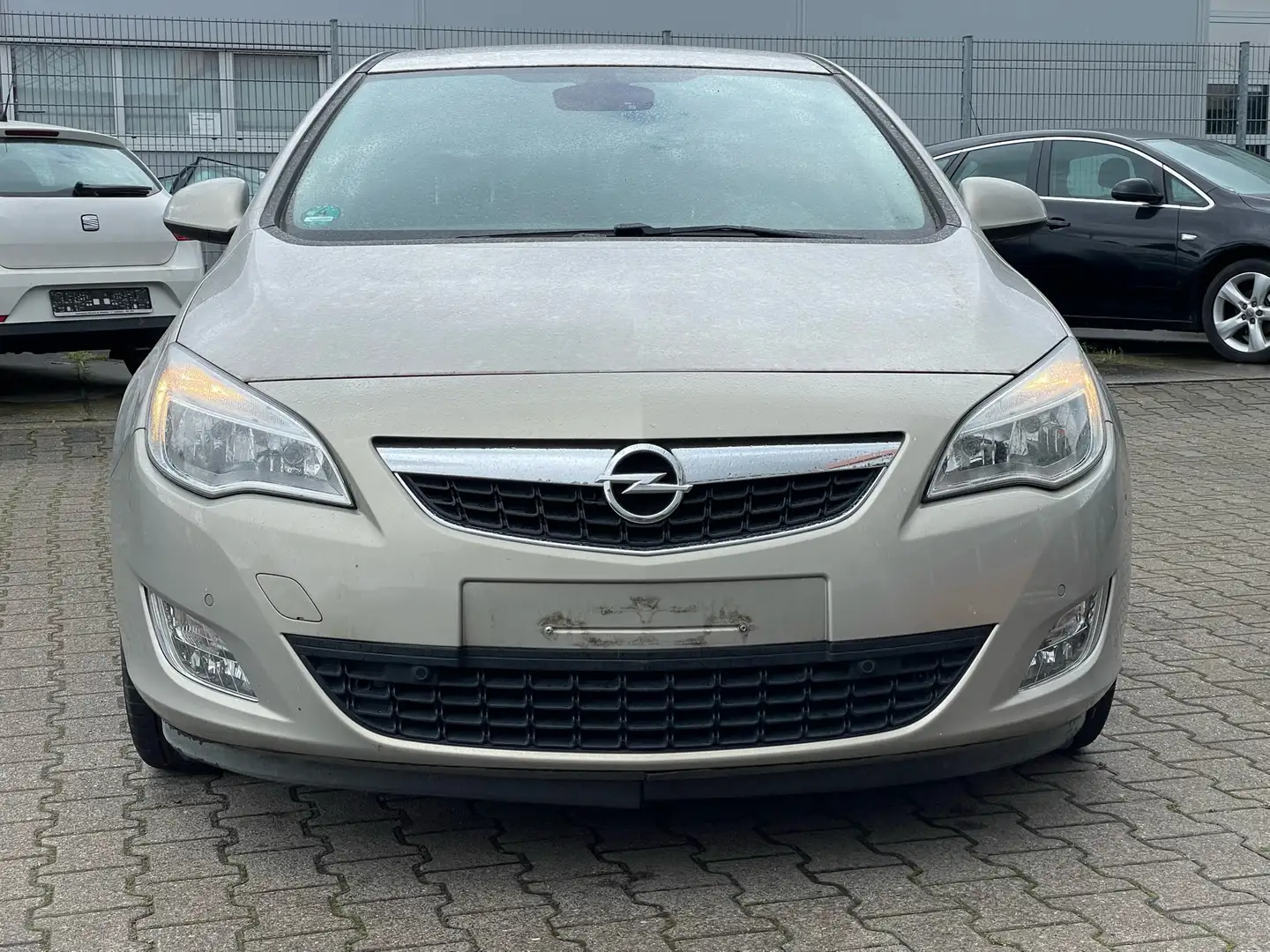 Opel Astra Cosmo*Automatik*Leder*PDC*SHZ*Alu Beige - 2