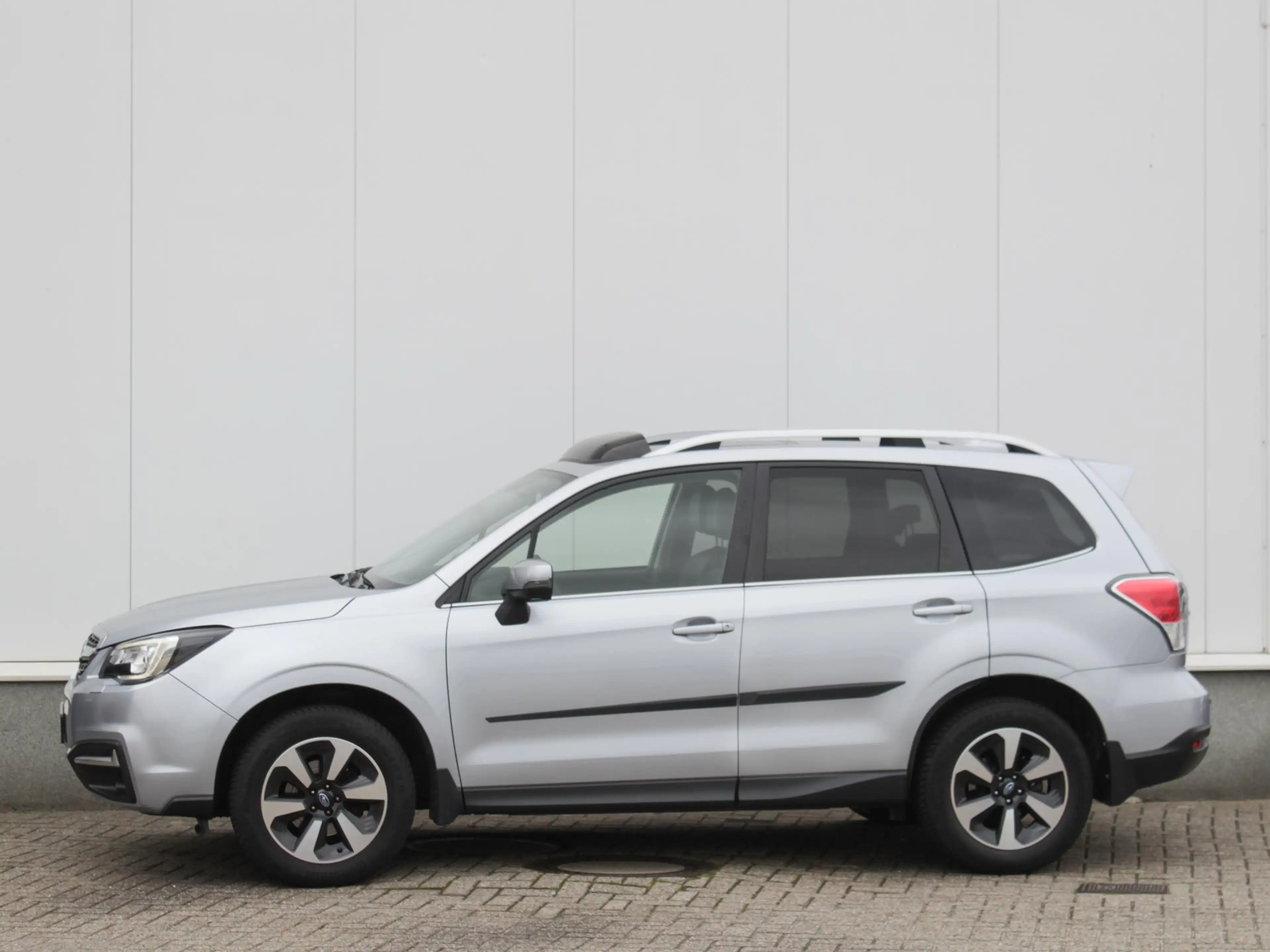 Subaru Forester 2.0 Premium | Navi | Cruise | Leder | Trekhaak — photo 2