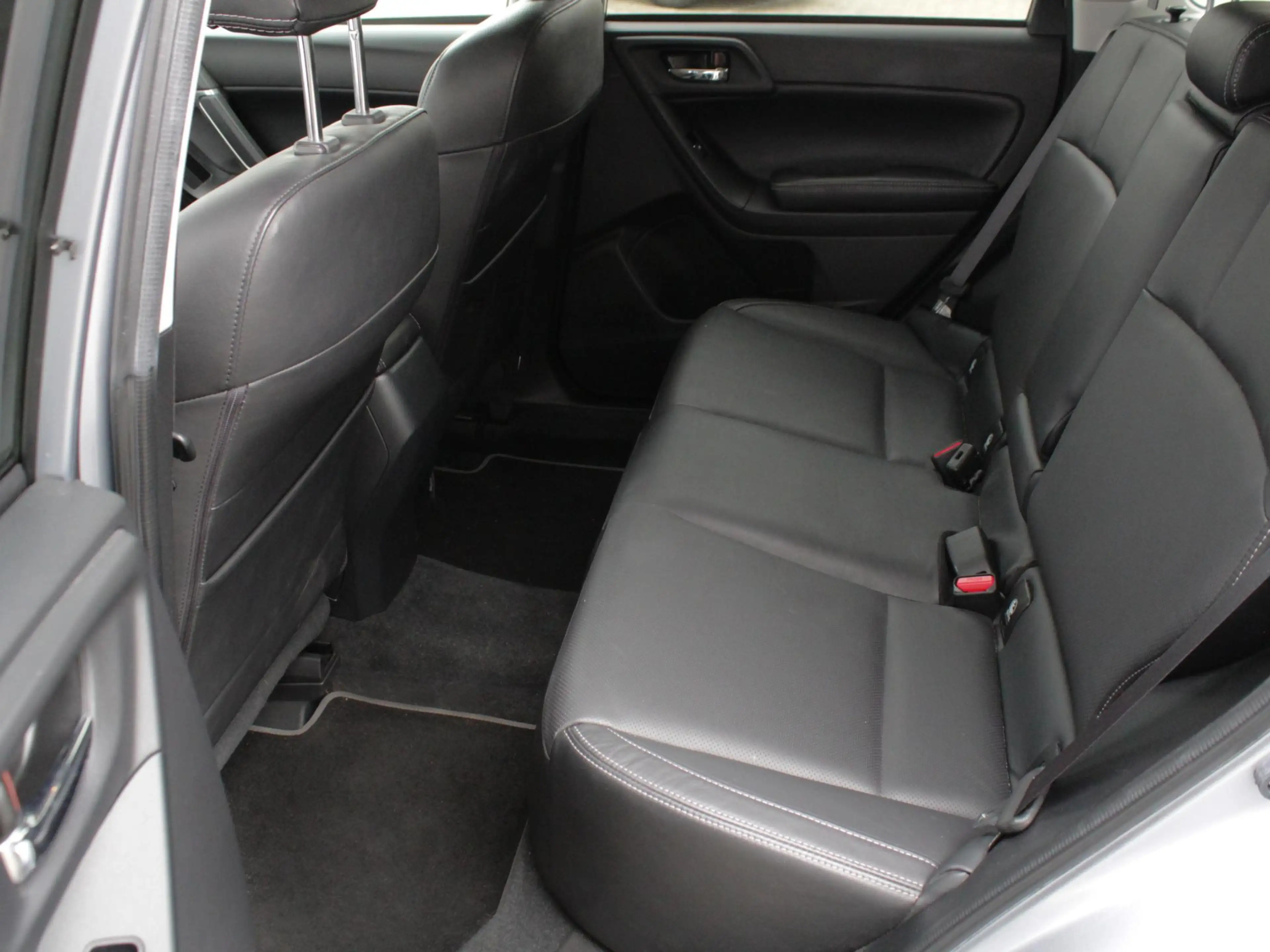 Subaru Forester 2.0 Premium | Navi | Cruise | Leder | Trekhaak — photo 8