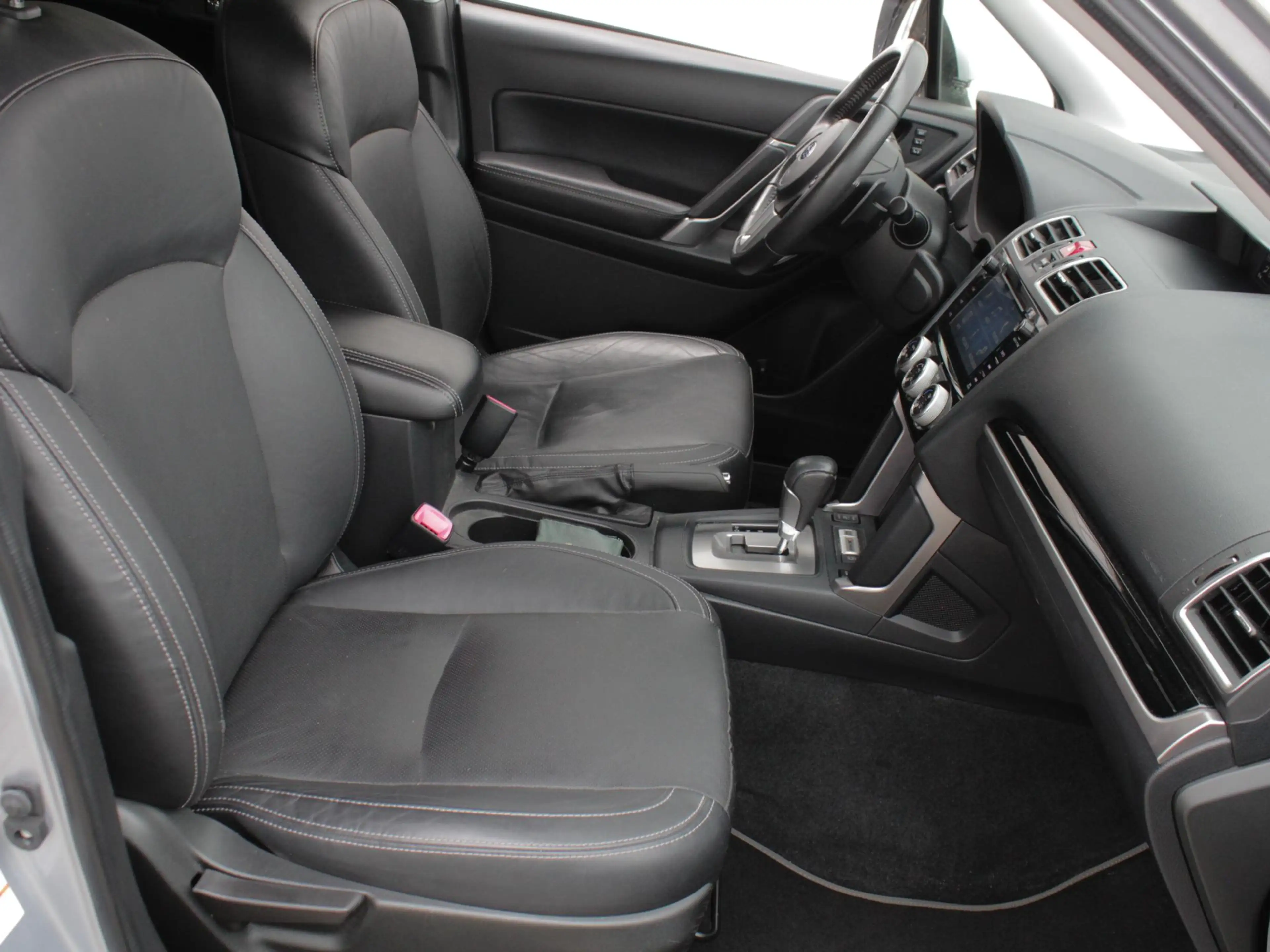 Subaru Forester 2.0 Premium | Navi | Cruise | Leder | Trekhaak — photo 7