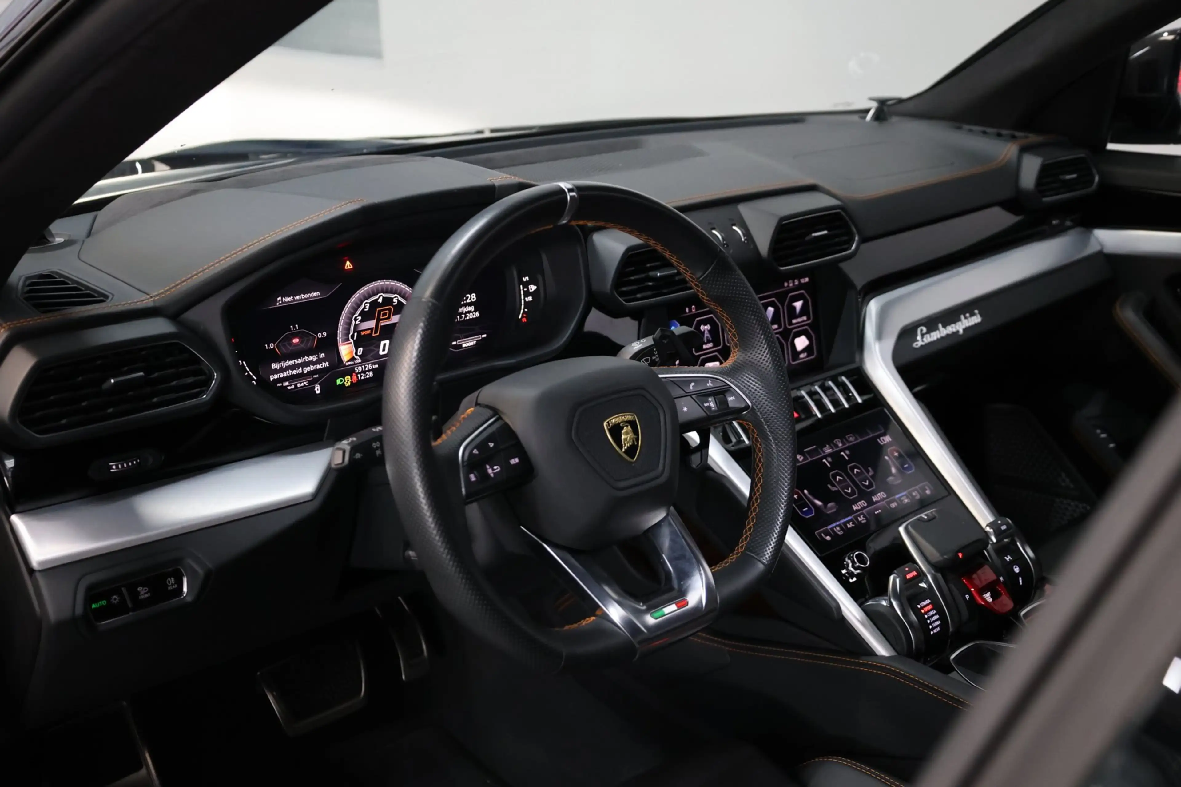 Lamborghini Urus 4.0 V8 NOVITEC 780+PK FULL CARBON/3D B&O/PANO/ACHT — photo 2