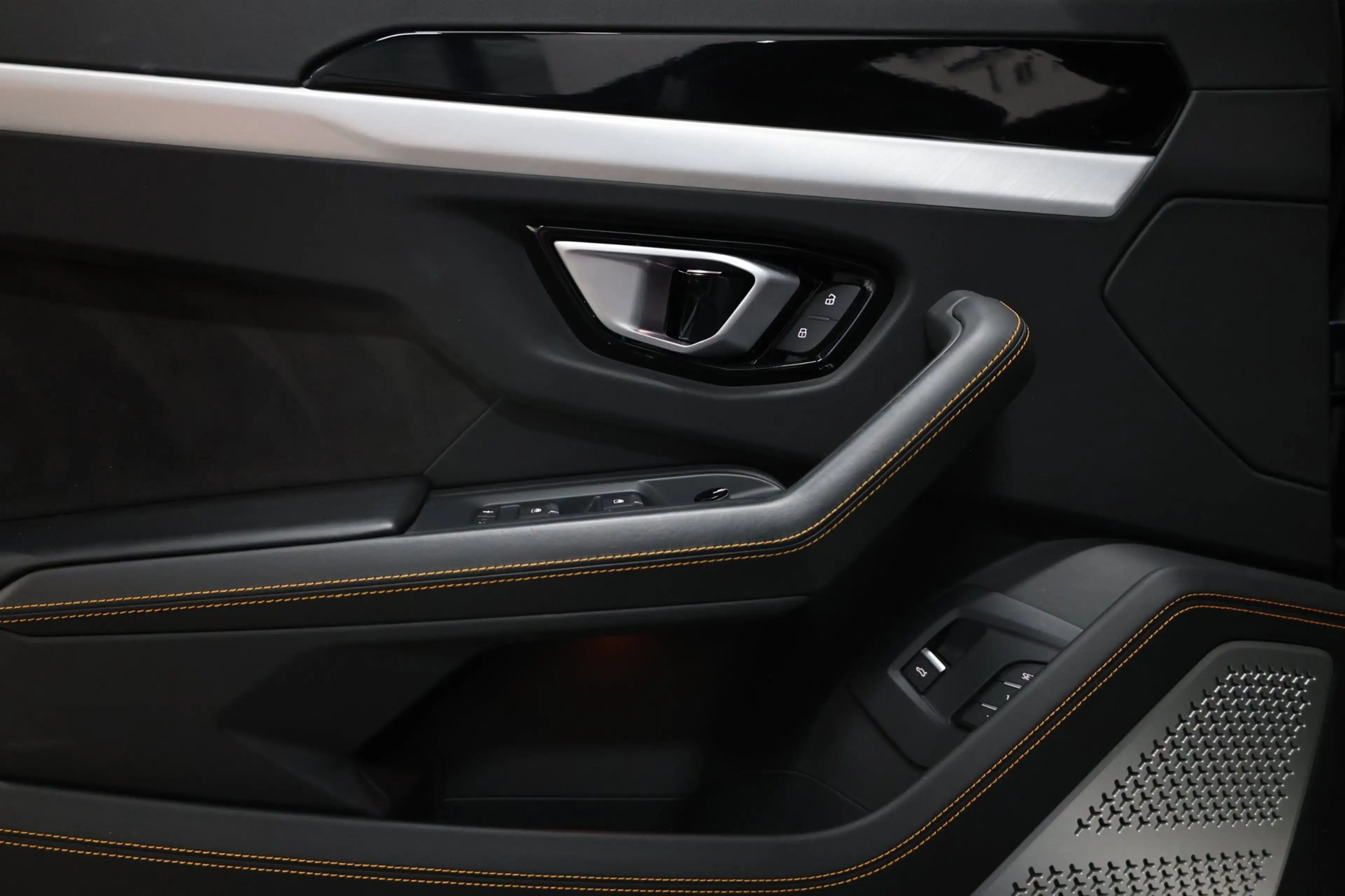 Lamborghini Urus 4.0 V8 NOVITEC 780+PK FULL CARBON/3D B&O/PANO/ACHT — photo 12