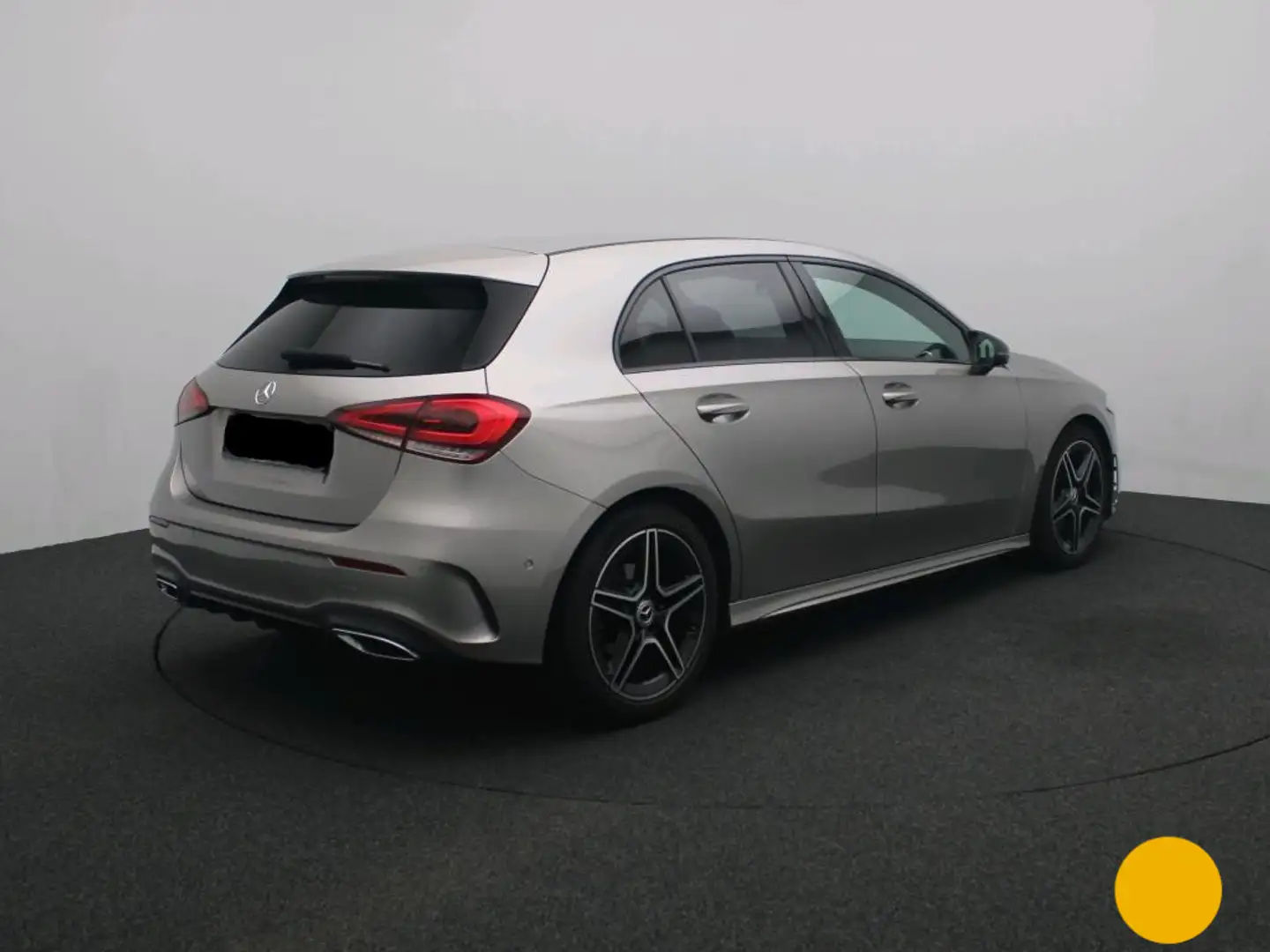 Mercedes-Benz A 180 AMG LINE + NIGHTPAKKET + CARPLAY + PTS + CAMERA + Zilver - 2