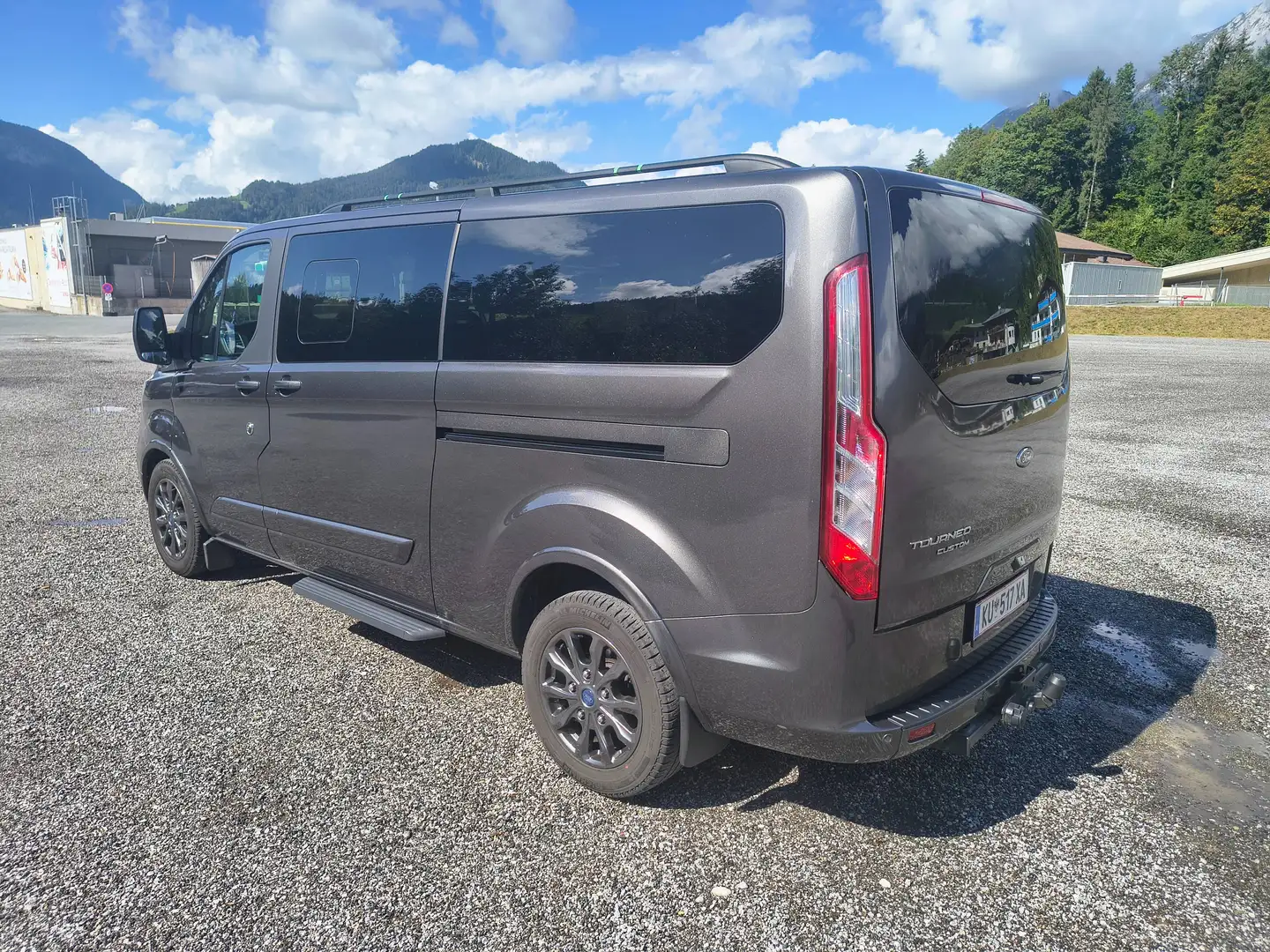Ford Tourneo Custom Tourneo Custom 2,0 EcoBlue 320 L2 Titanium Aut. Titanium Grau - 2