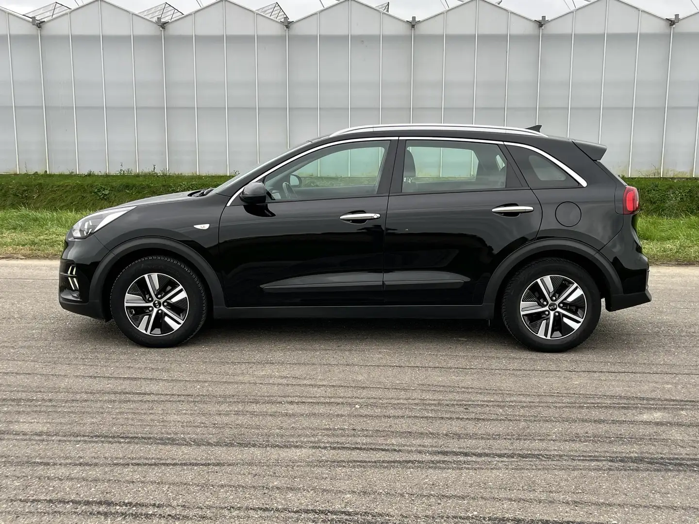 Kia Niro 1.6 GDi Hybrid ComfortLine Schwarz - 2