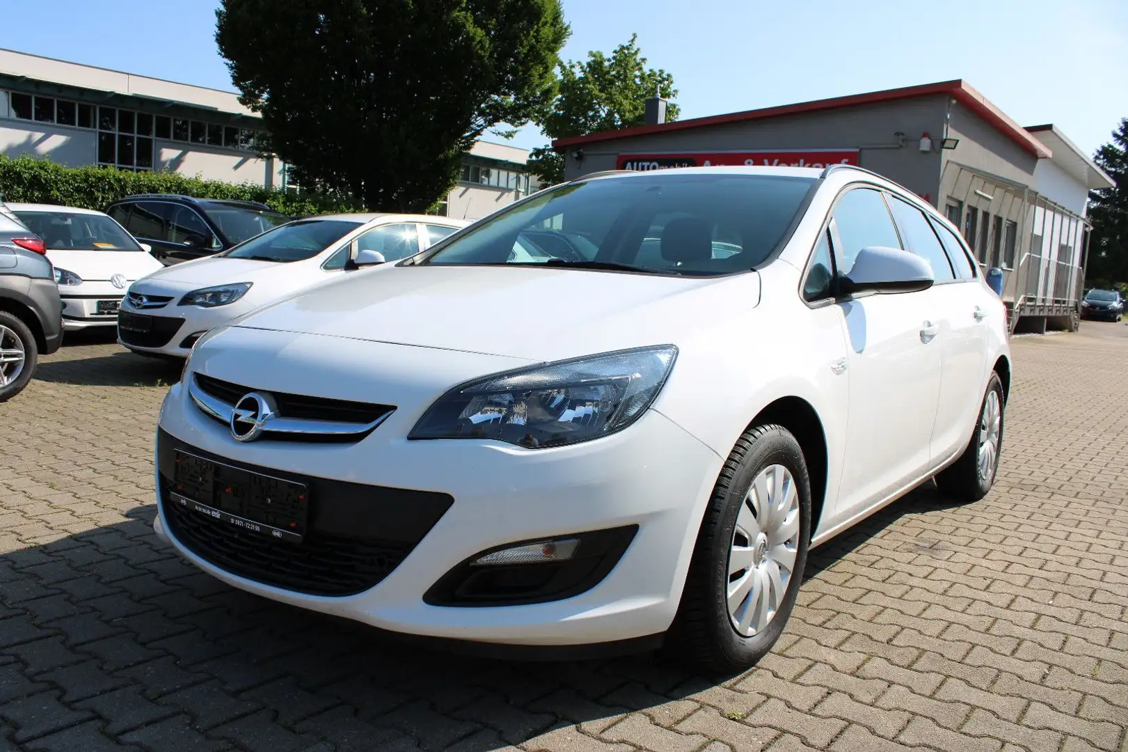 Opel Astra Sp. T. 1.6 CDTI Navi,SHZ,PDC,Klima 1.Hand Weiß - 1