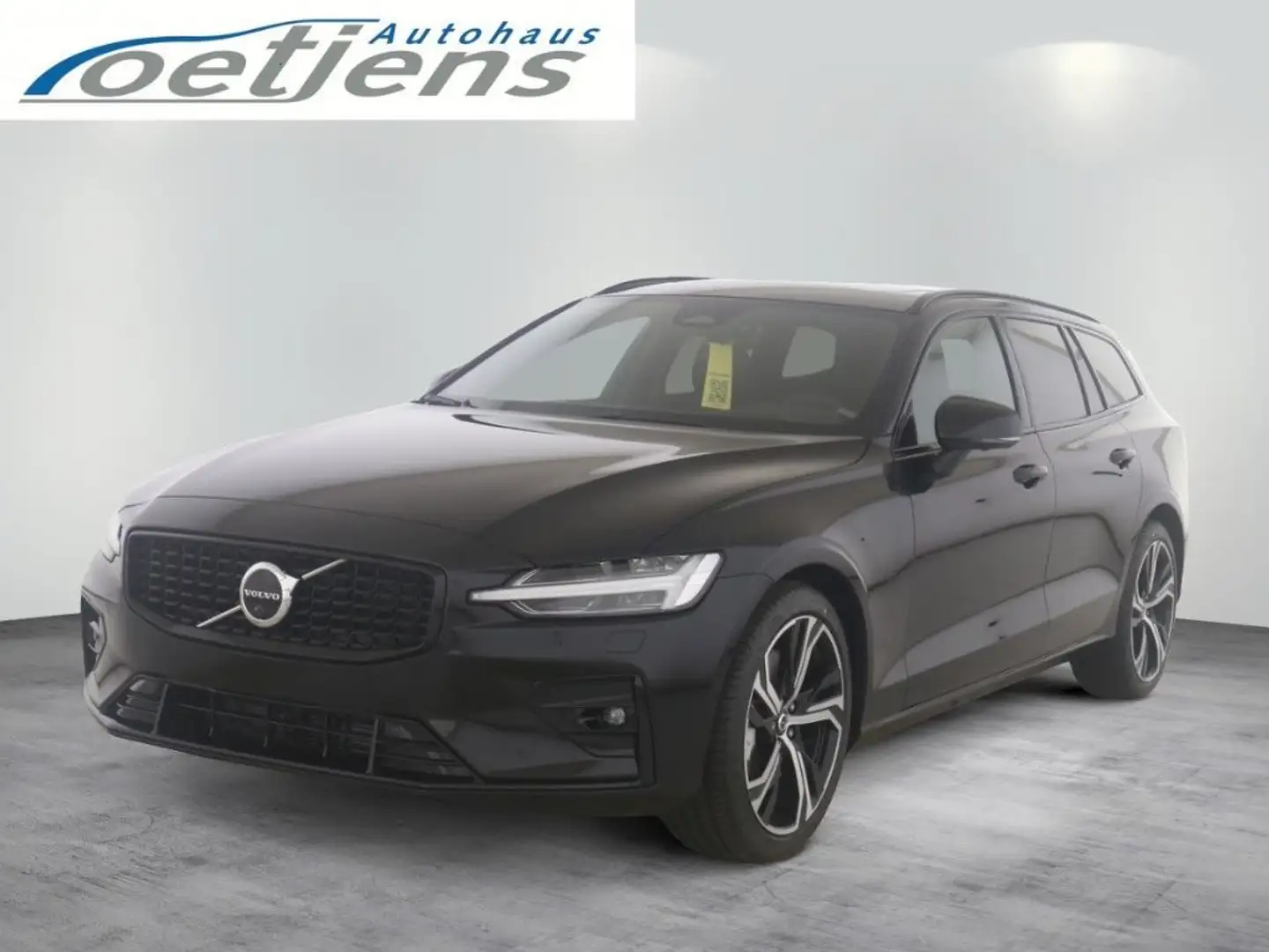 Volvo V60 Kombi B4 Plus Dark 360 HUD Pano HarmannKardo Schwarz - 1