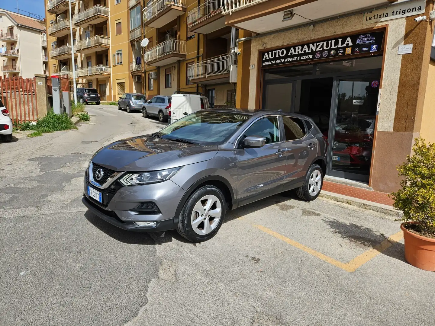 Nissan Qashqai Qashqai 1.5 dCi N-Connecta Gris - 1