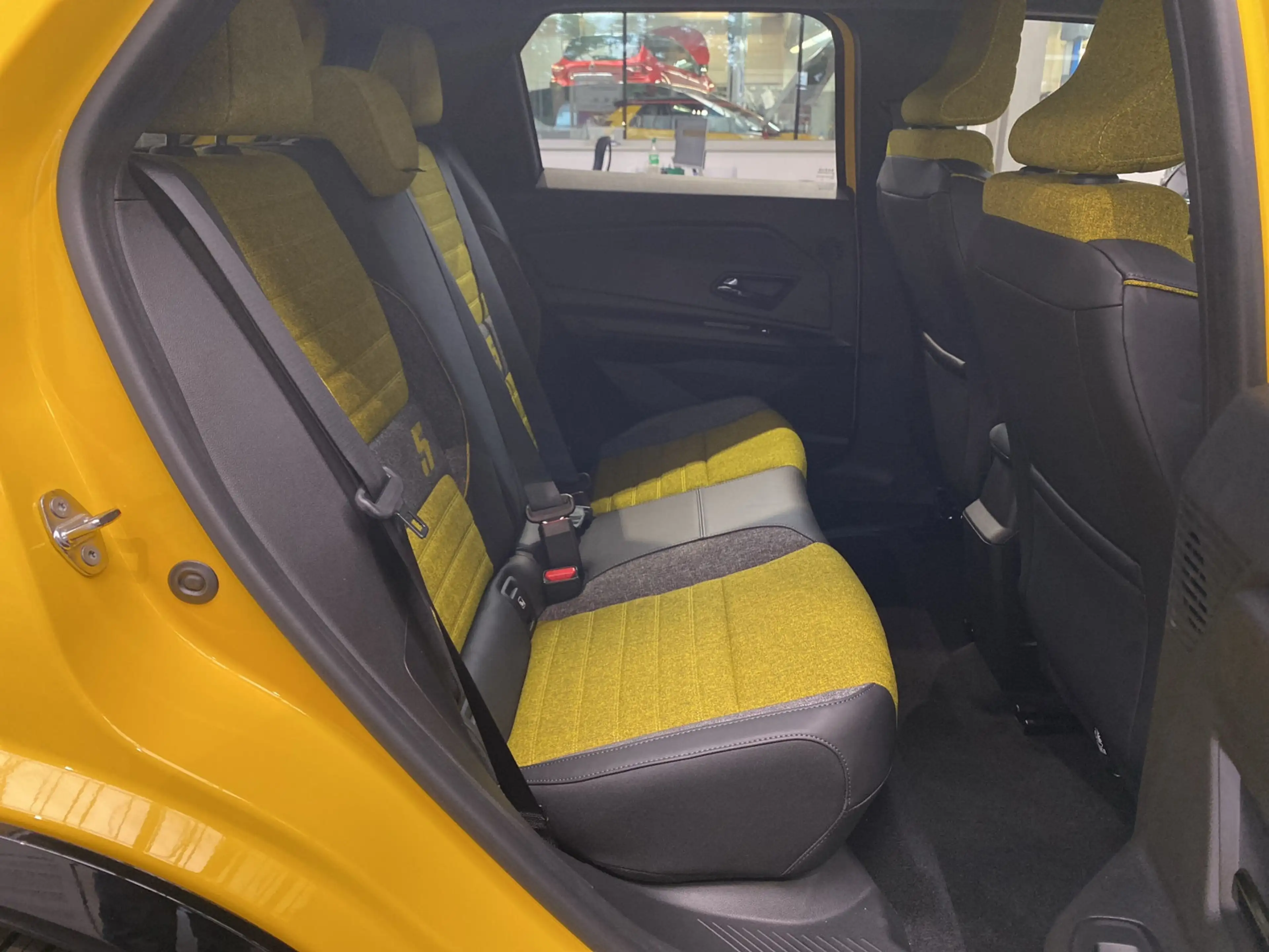 Renault R 5 E-Tech Iconic 150 Comfort Range ACC Navi — photo 12