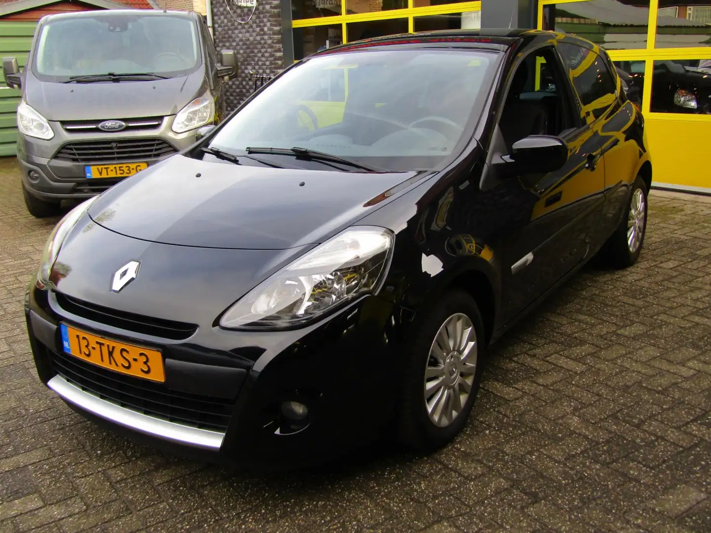 Renault Clio 1.2 TCe Collection Schwarz - 2