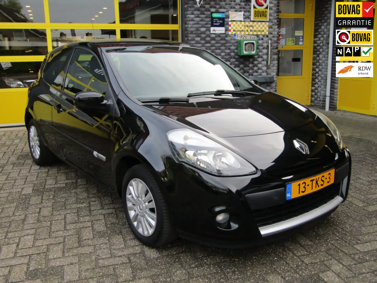 Renault Clio 1.2 TCe Collection Schwarz - 1