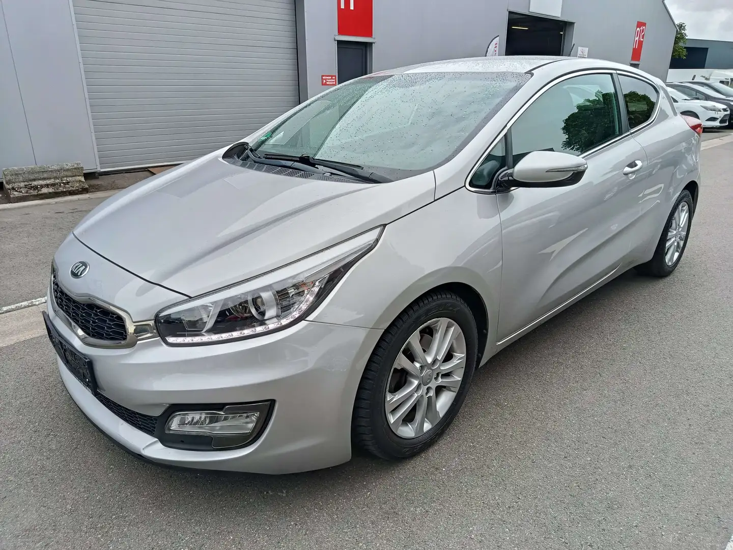 Kia ProCeed / pro_cee'd 1.6 CRDi Sense Gris - 1