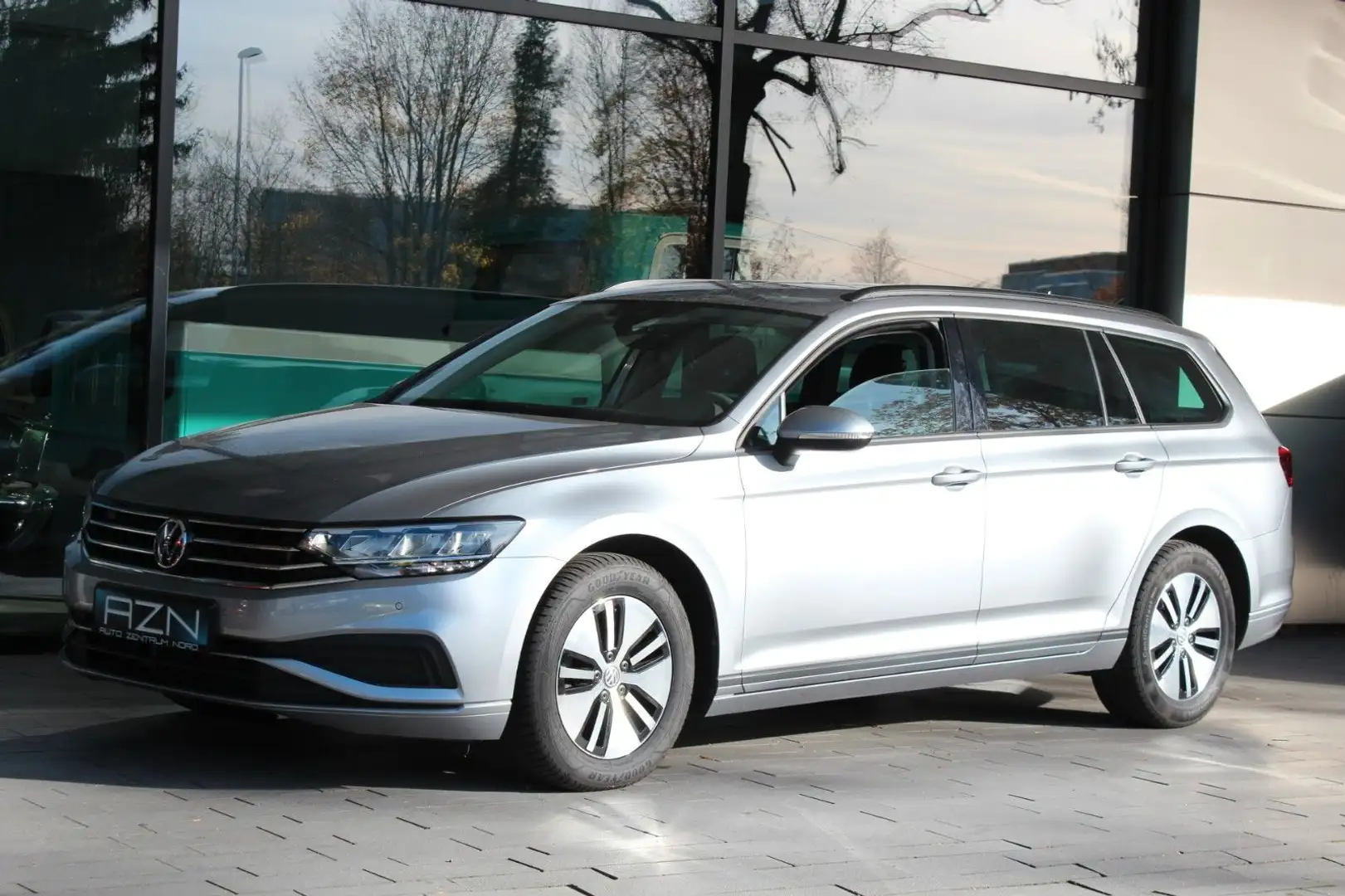 Volkswagen Passat Variant 2.0 TDI Conceptline Argent - 2