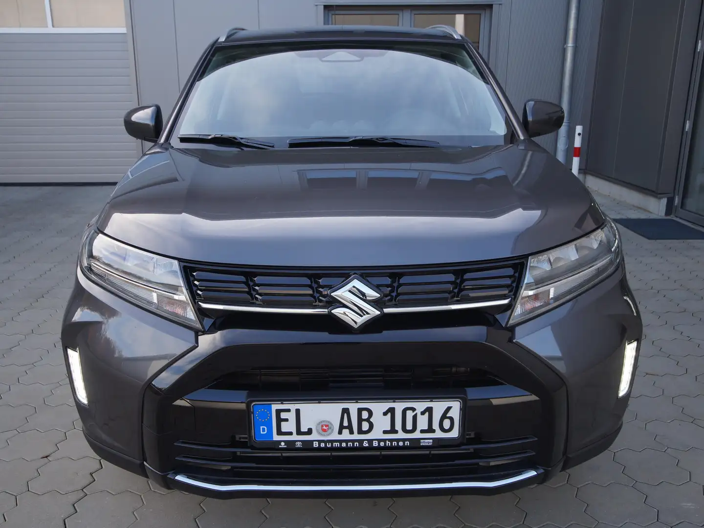 Suzuki Vitara 1.4 turbo Automatik "EDITION ONE" Sondermodell! Grau - 2