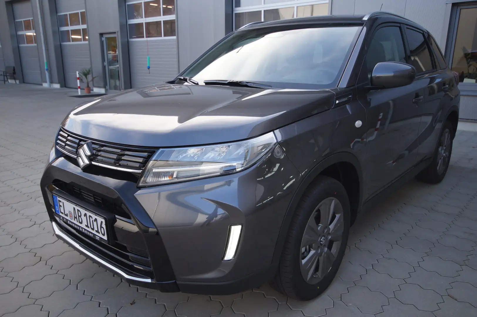Suzuki Vitara 1.4 turbo Automatik "EDITION ONE" Sondermodell! Grau - 1
