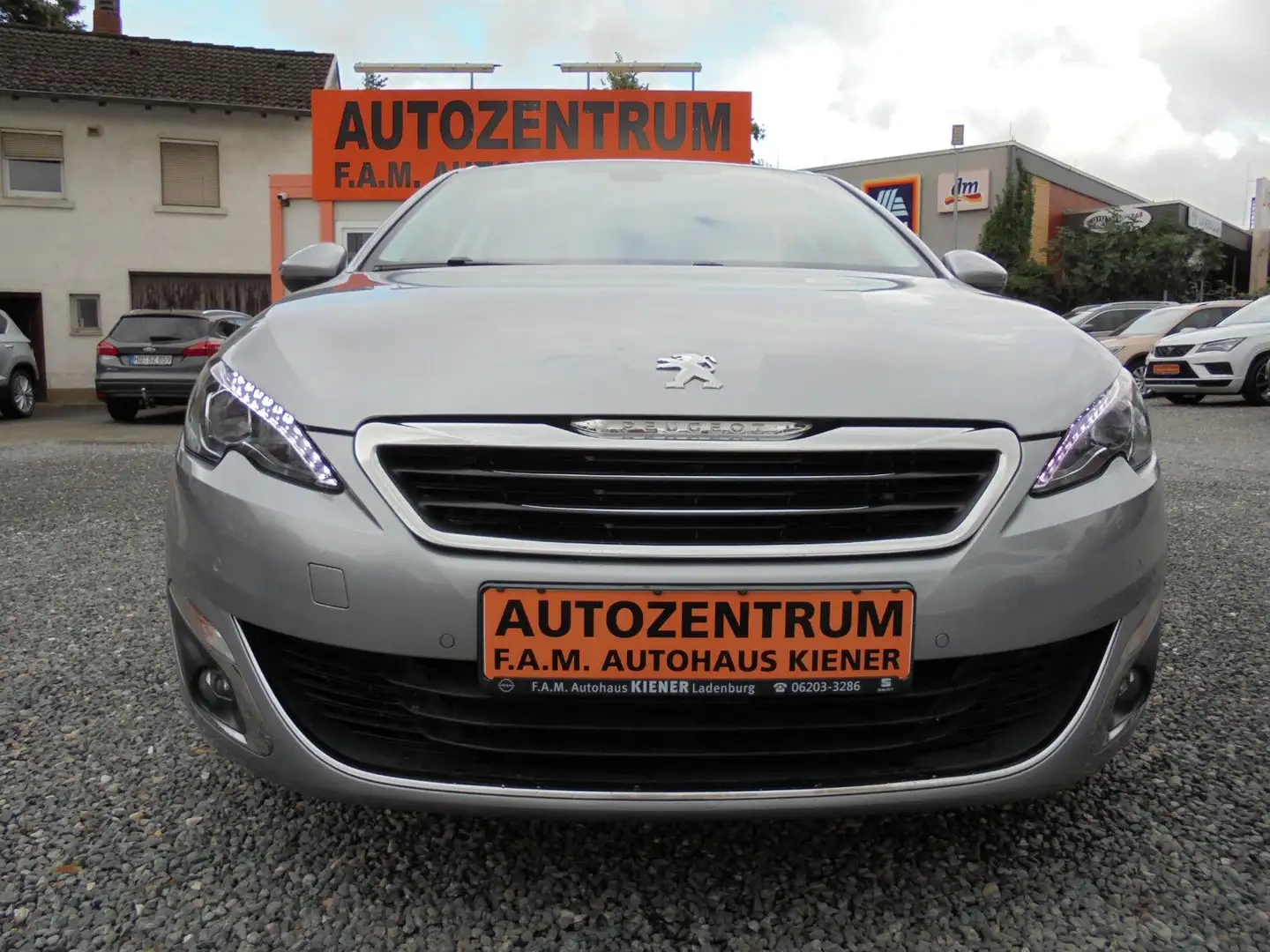 Peugeot 308 SW Allure Navi*LED*AHK*EPH*Sitzh*Bluetooth Gris - 2